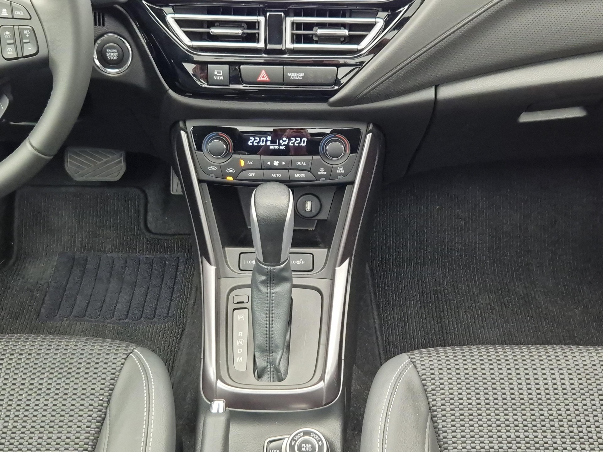 SUZUKI S-Cross 1.4 T Sakura Top Hybrid 4x4-image-16