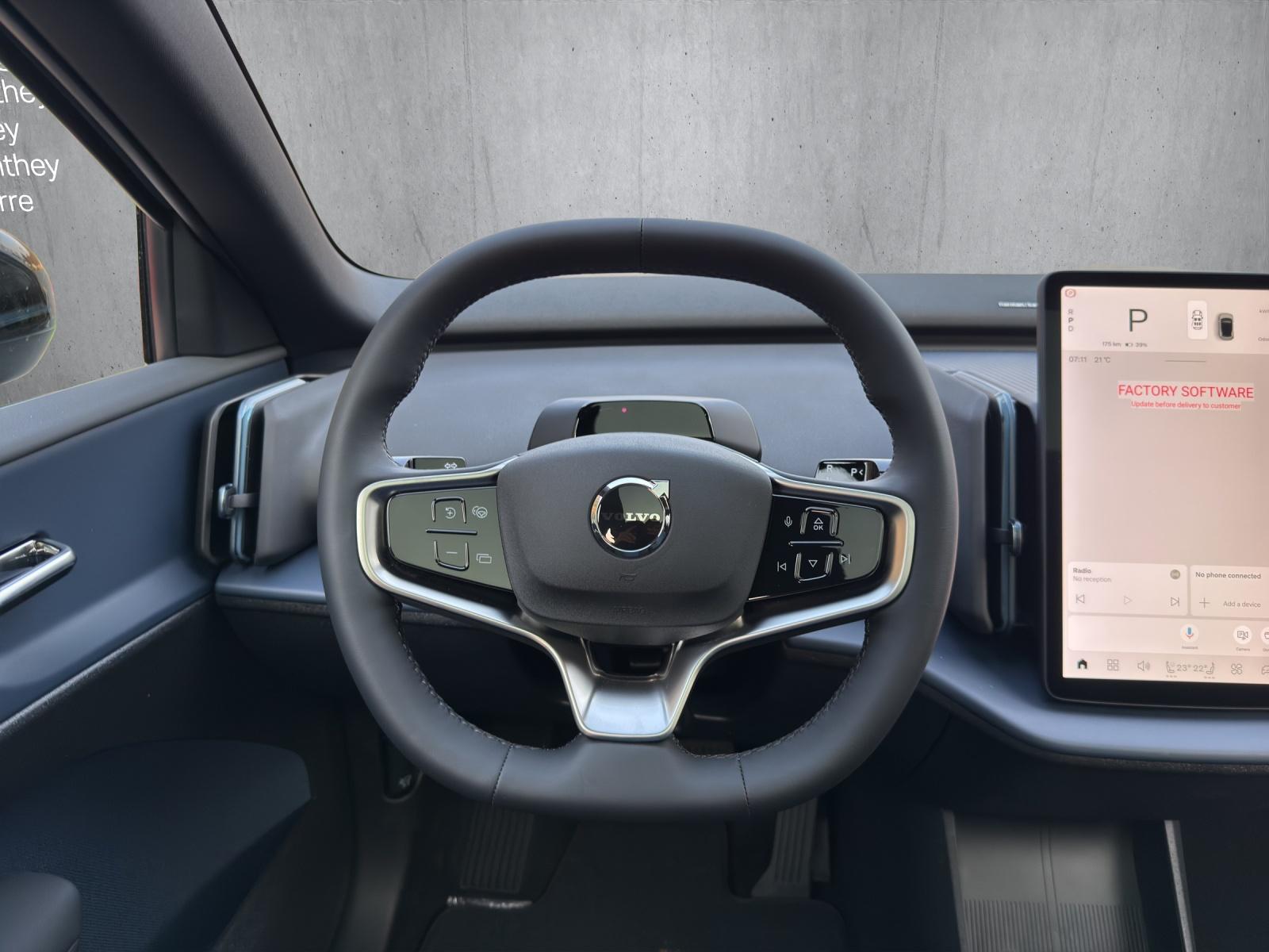 VOLVO EX30 Black Edition Ultra XCENTRIC P8 AWD-image-10