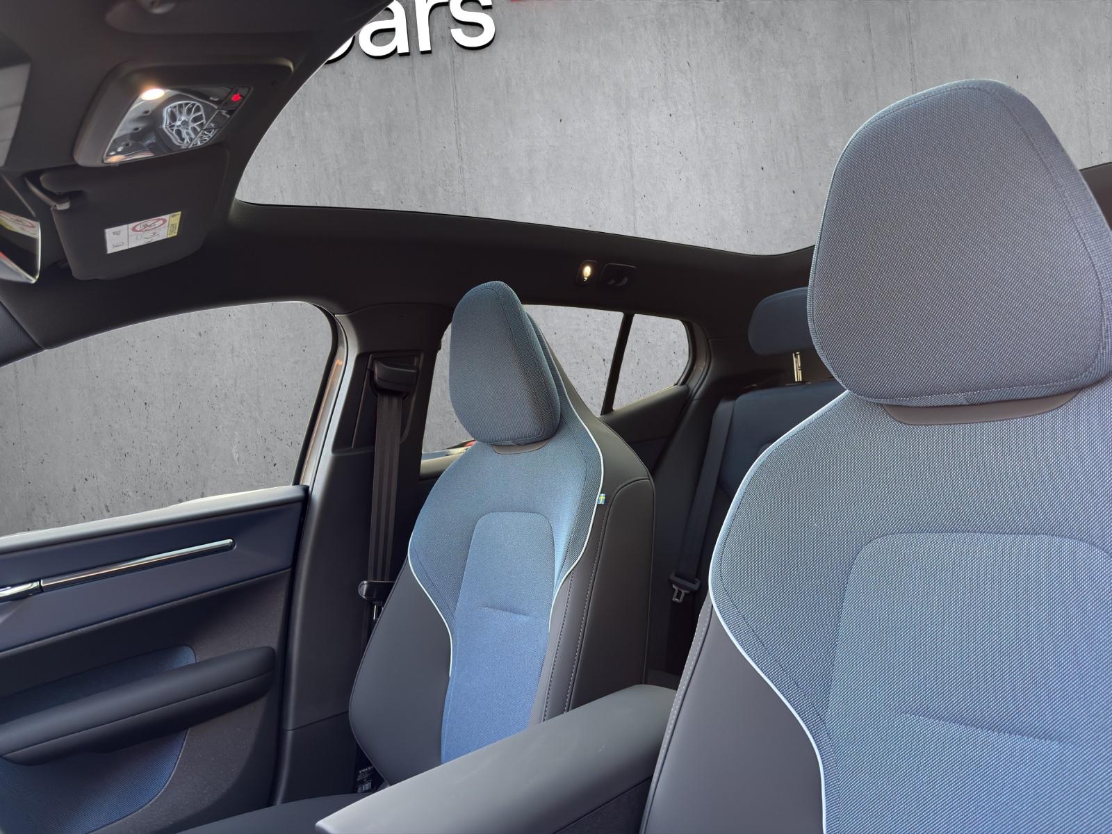 VOLVO EX30 Black Edition Ultra XCENTRIC P8 AWD-image-12