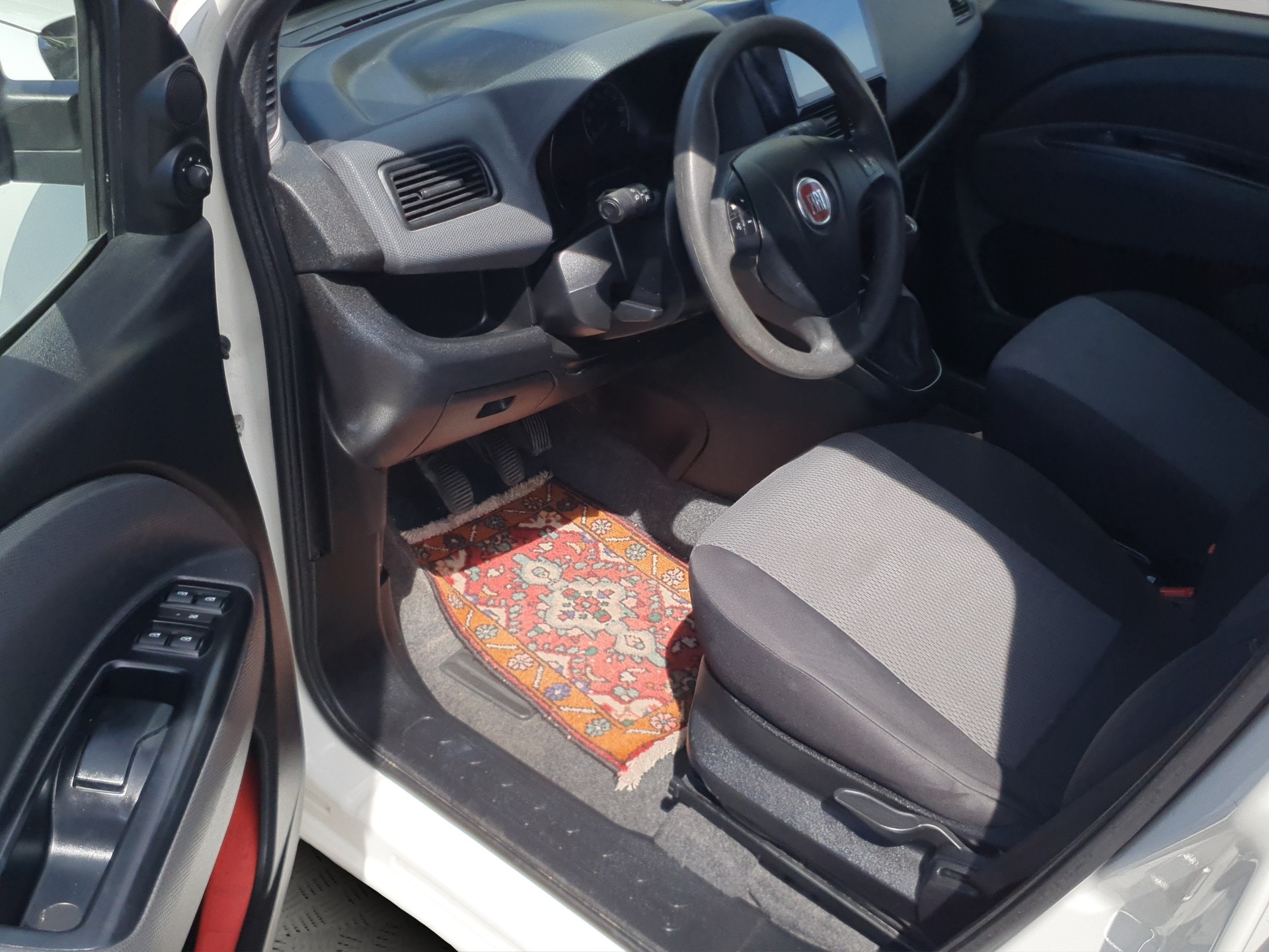 FIAT Doblò 1.4 16V Kombi Swiss-image-9