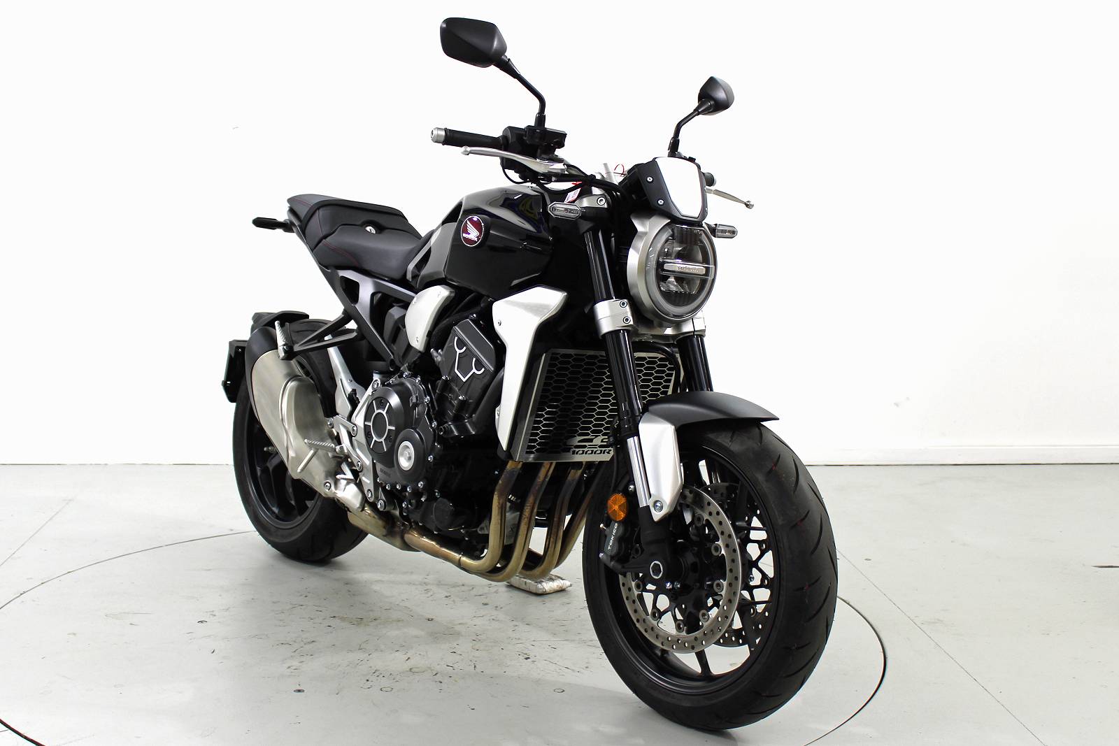 HONDA CB 1000 R ABS-showroom-element-1