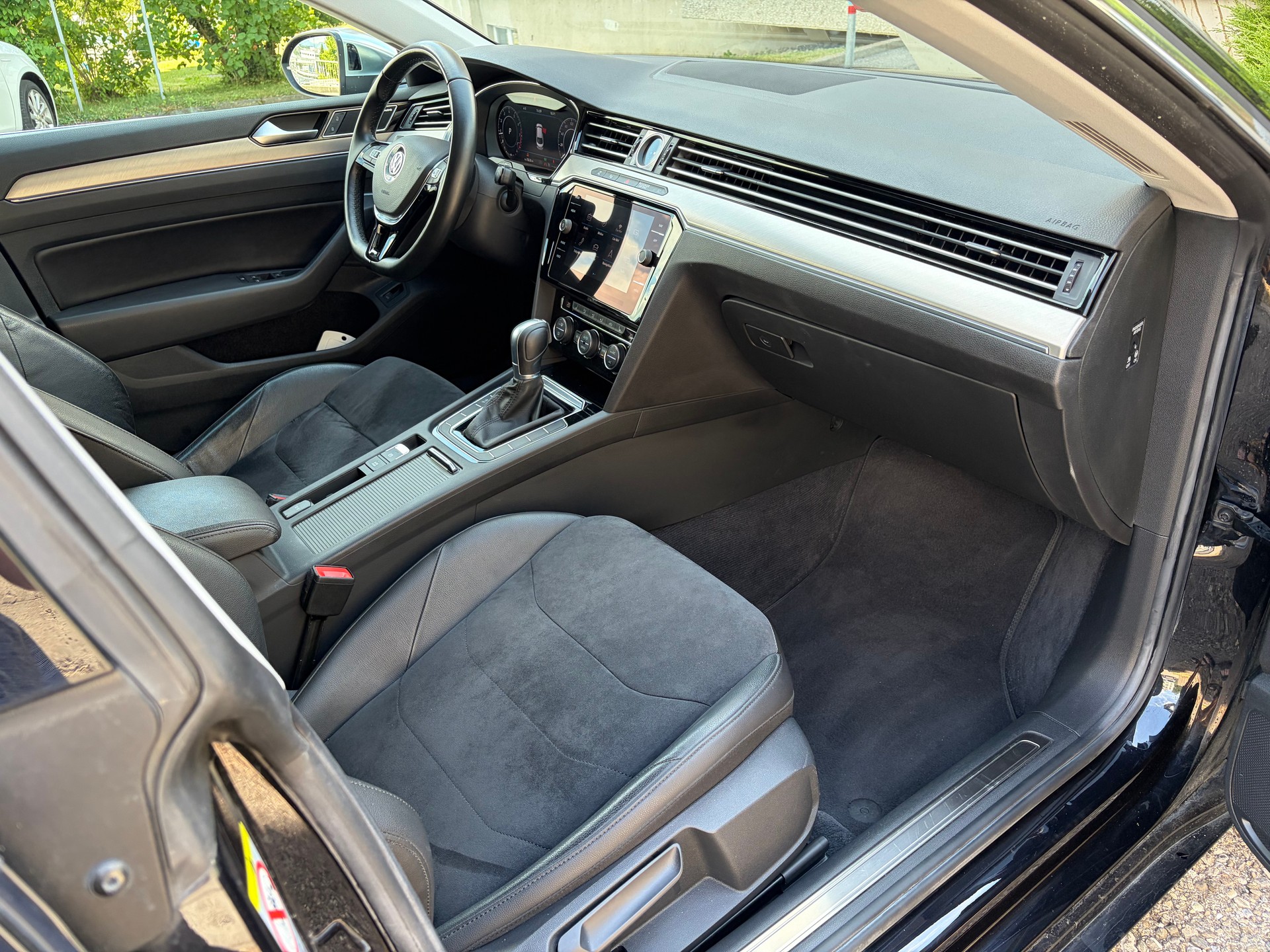 VW 2.0 TSI Elegance DSG-image-7