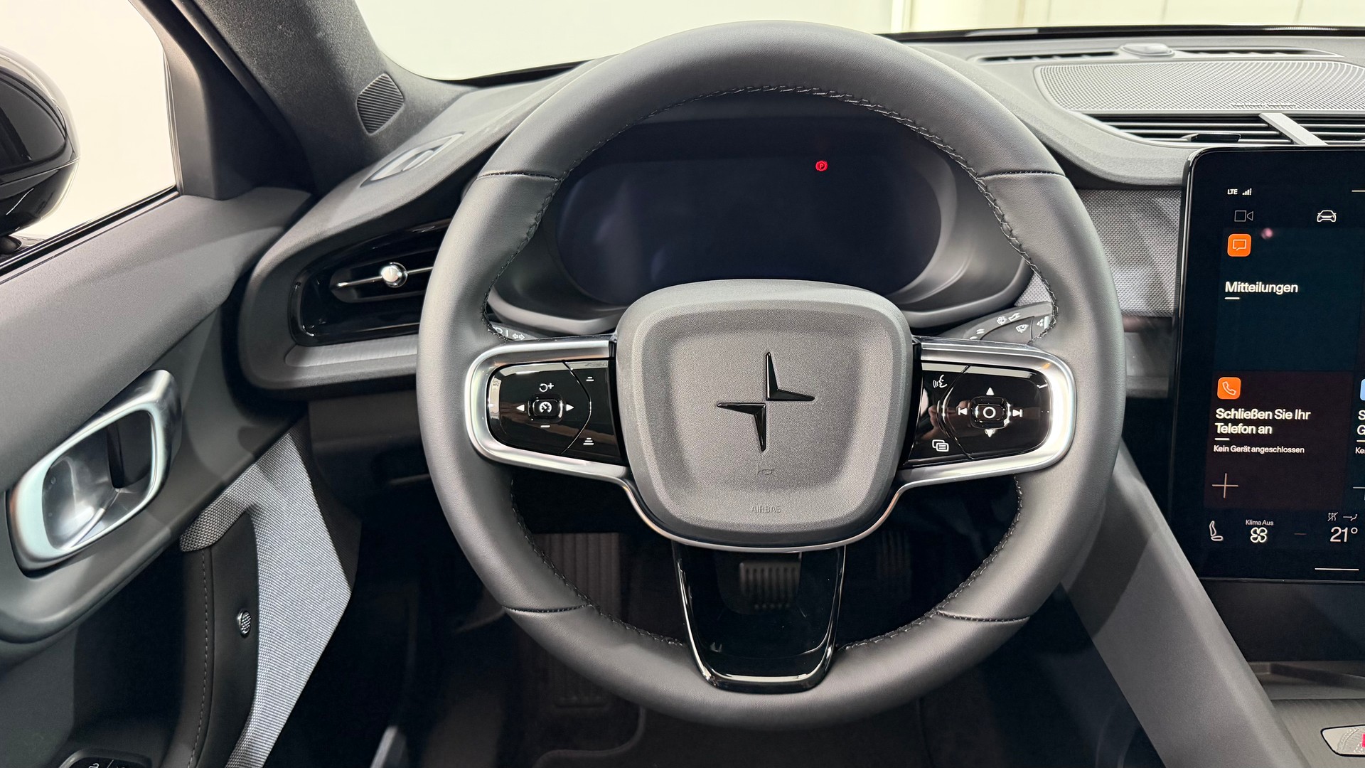 POLESTAR 2 Long Range Dual Motor Perfor-image-12