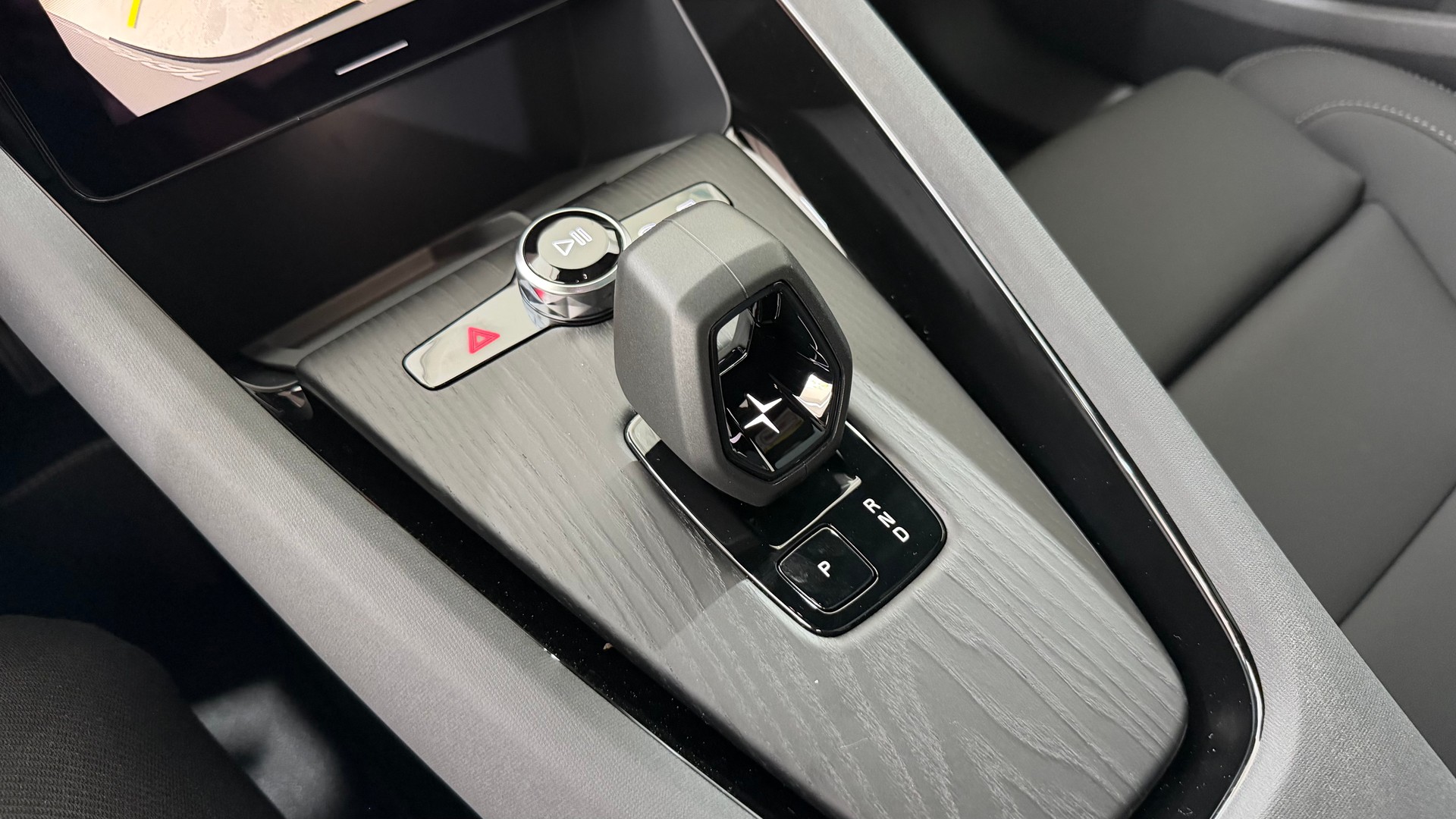 POLESTAR 2 Long Range Dual Motor Perfor-image-9