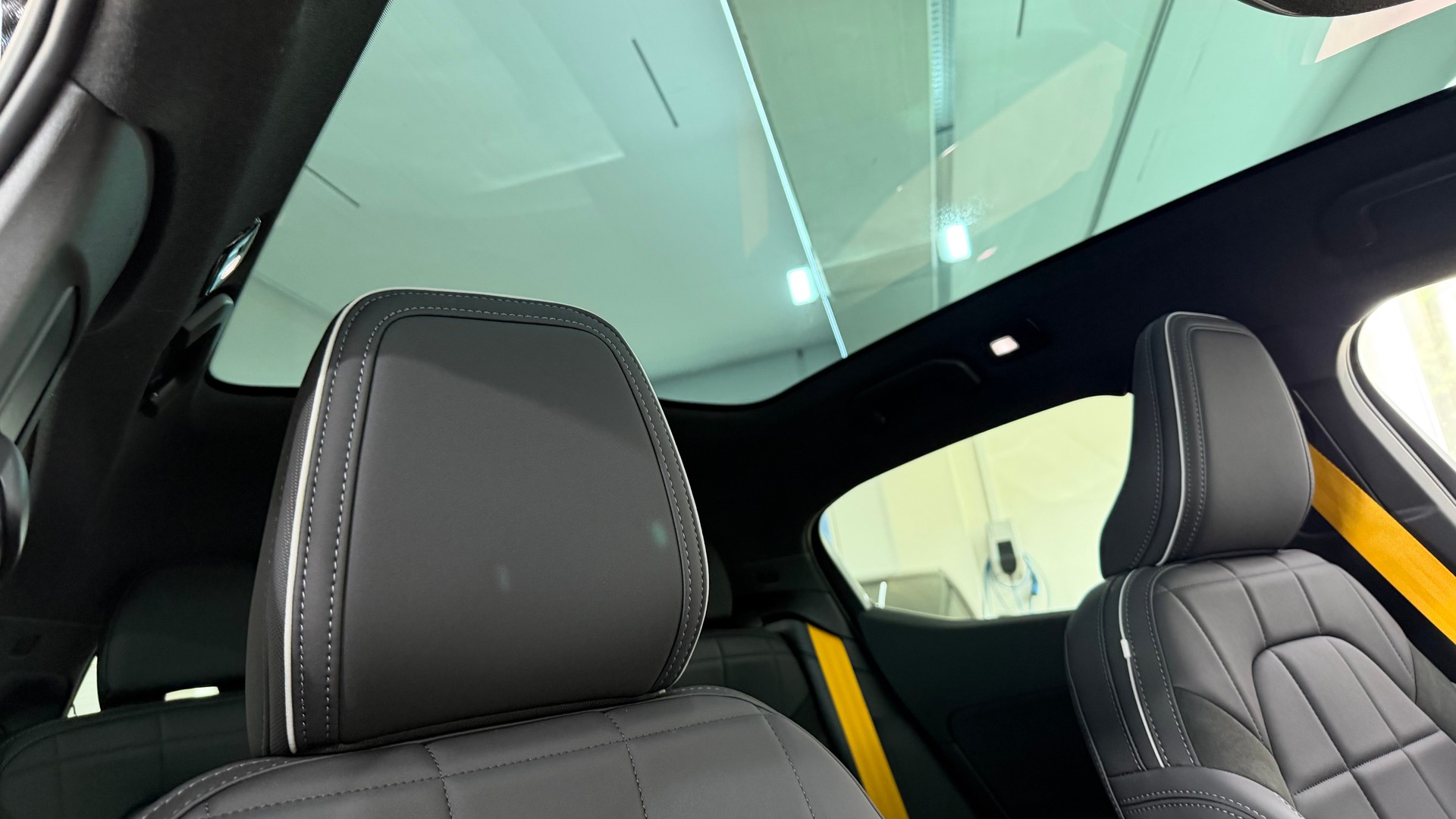 POLESTAR 2 Long Range Dual Motor Perfor-image-13