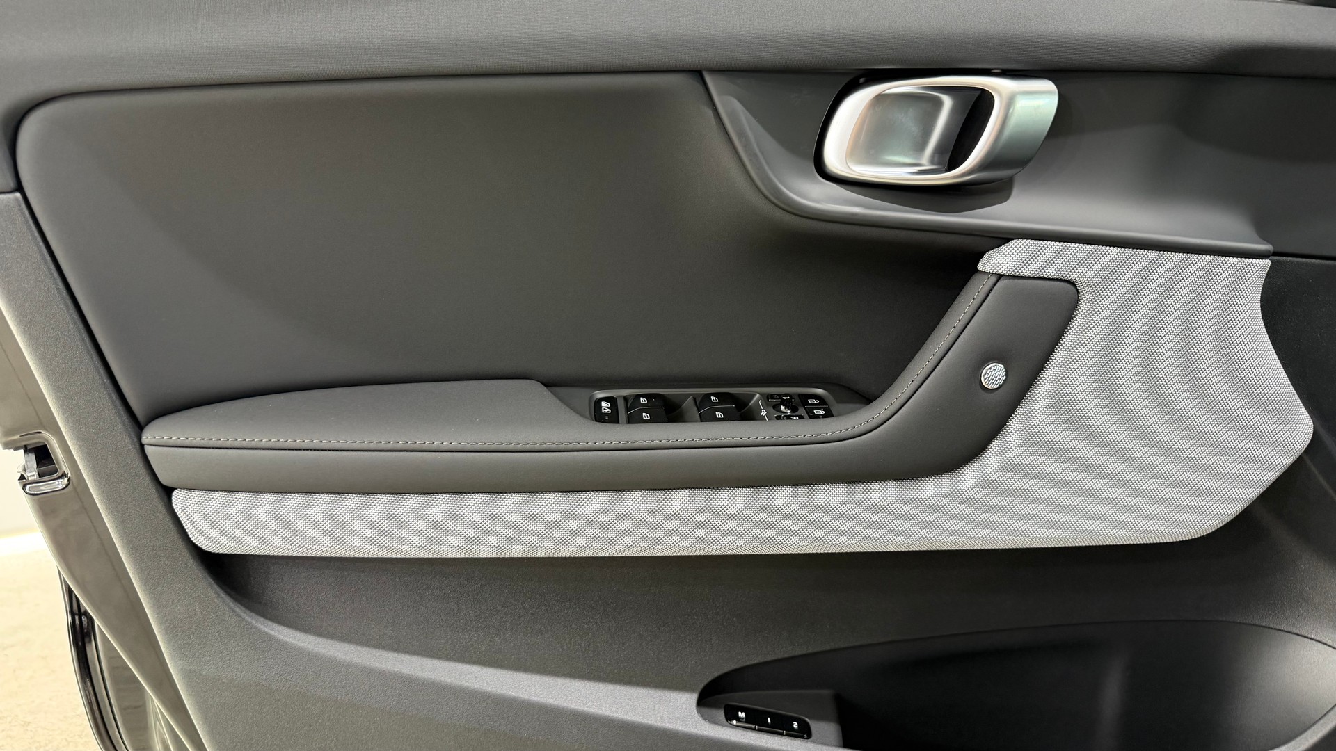POLESTAR 2 Long Range Dual Motor Perfor-image-10
