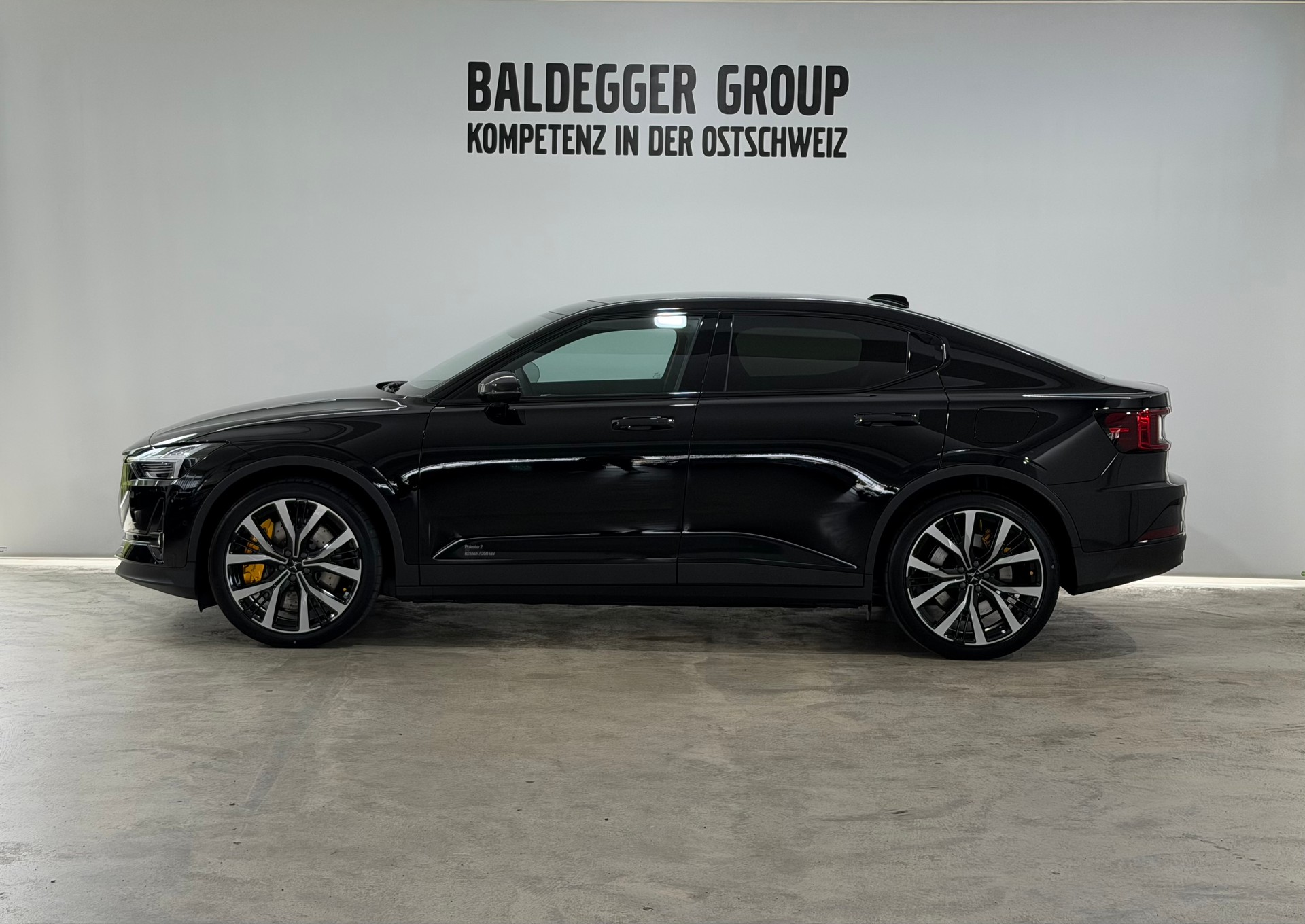 POLESTAR 2 Long Range Dual Motor Perfor-image-1