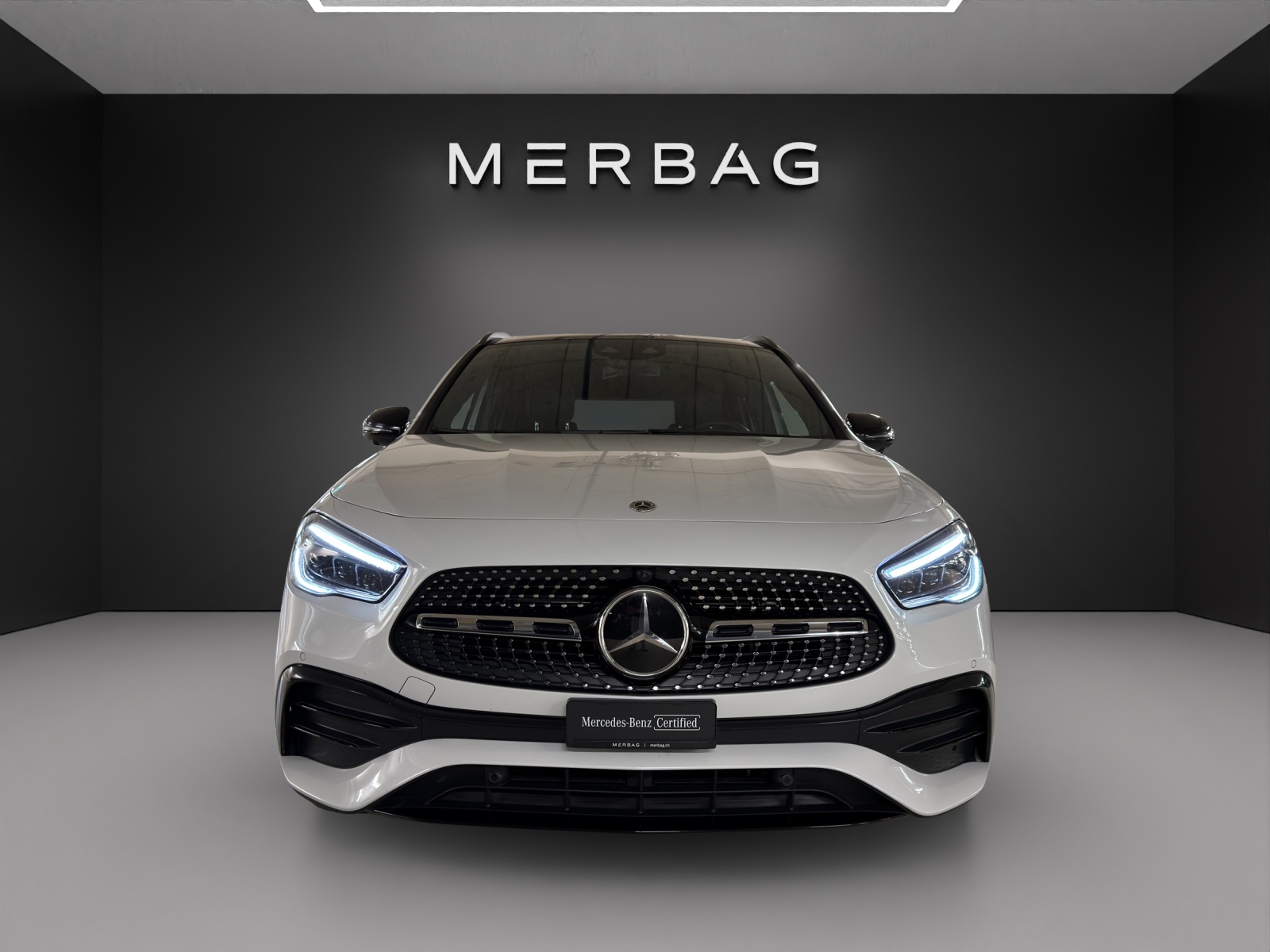 MERCEDES-BENZ GLA 250e AMG Line 8G-DCT-image-1