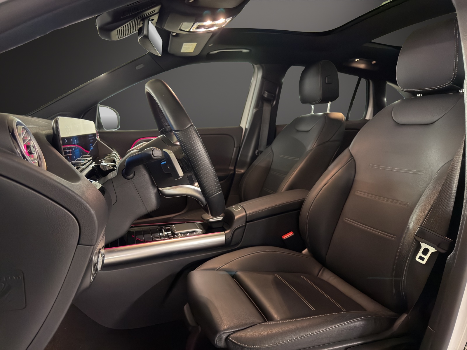 MERCEDES-BENZ GLA 250e AMG Line 8G-DCT-image-11