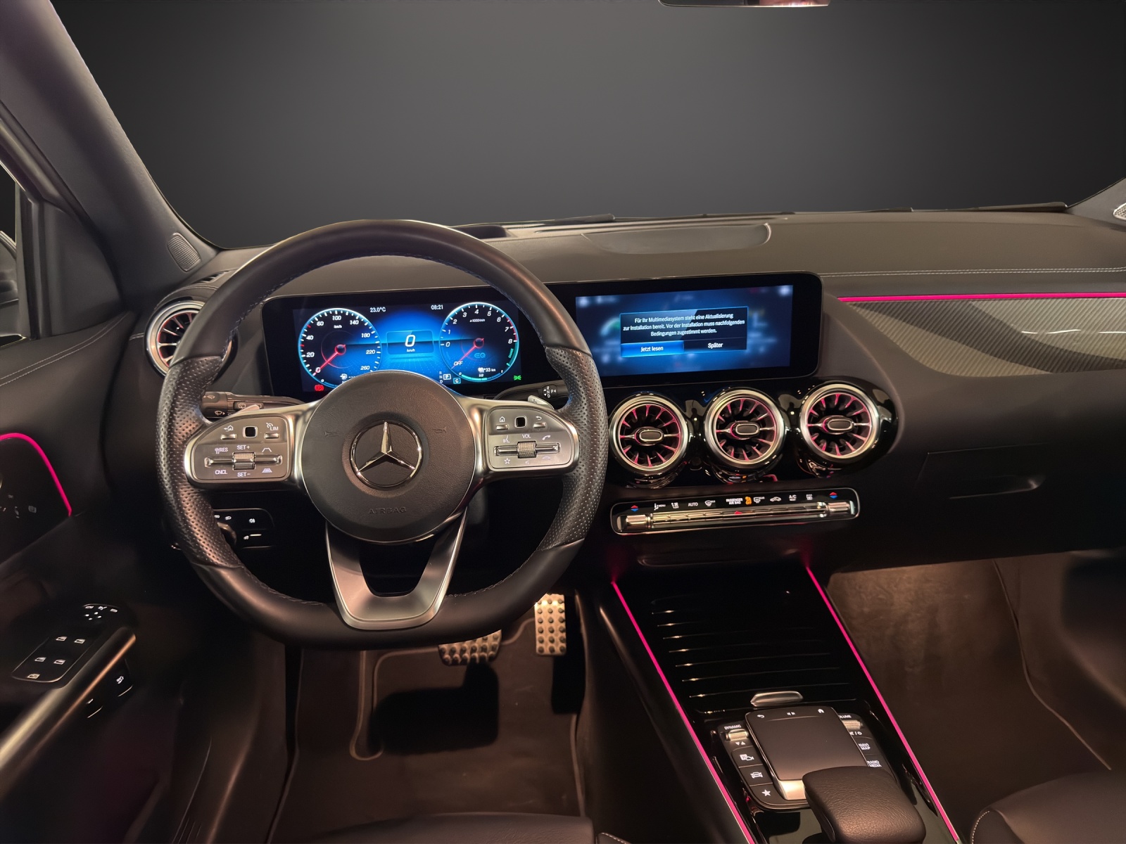 MERCEDES-BENZ GLA 250e AMG Line 8G-DCT-image-10