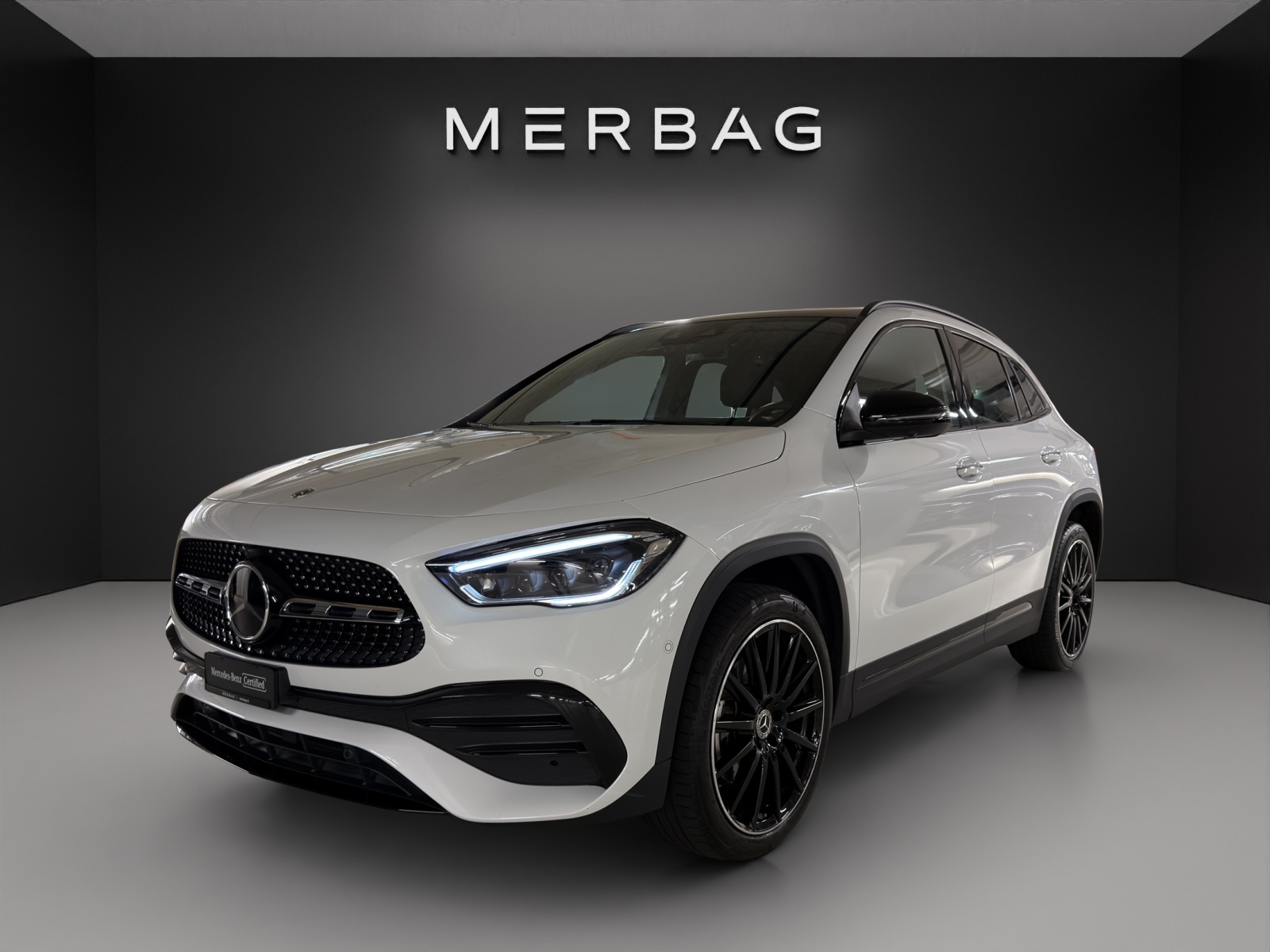MERCEDES-BENZ GLA 250e AMG Line 8G-DCT-image-2