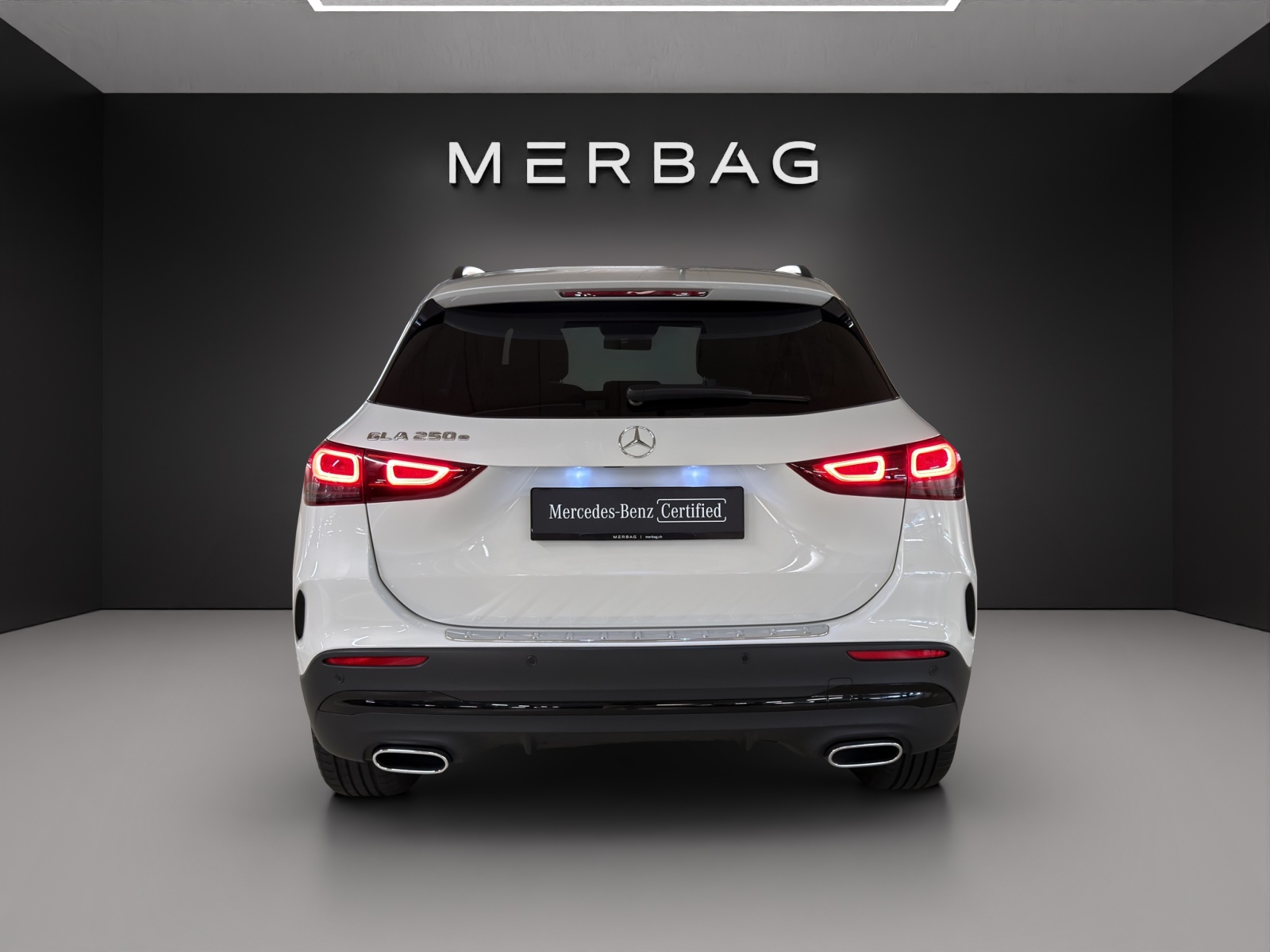 MERCEDES-BENZ GLA 250e AMG Line 8G-DCT-image-5