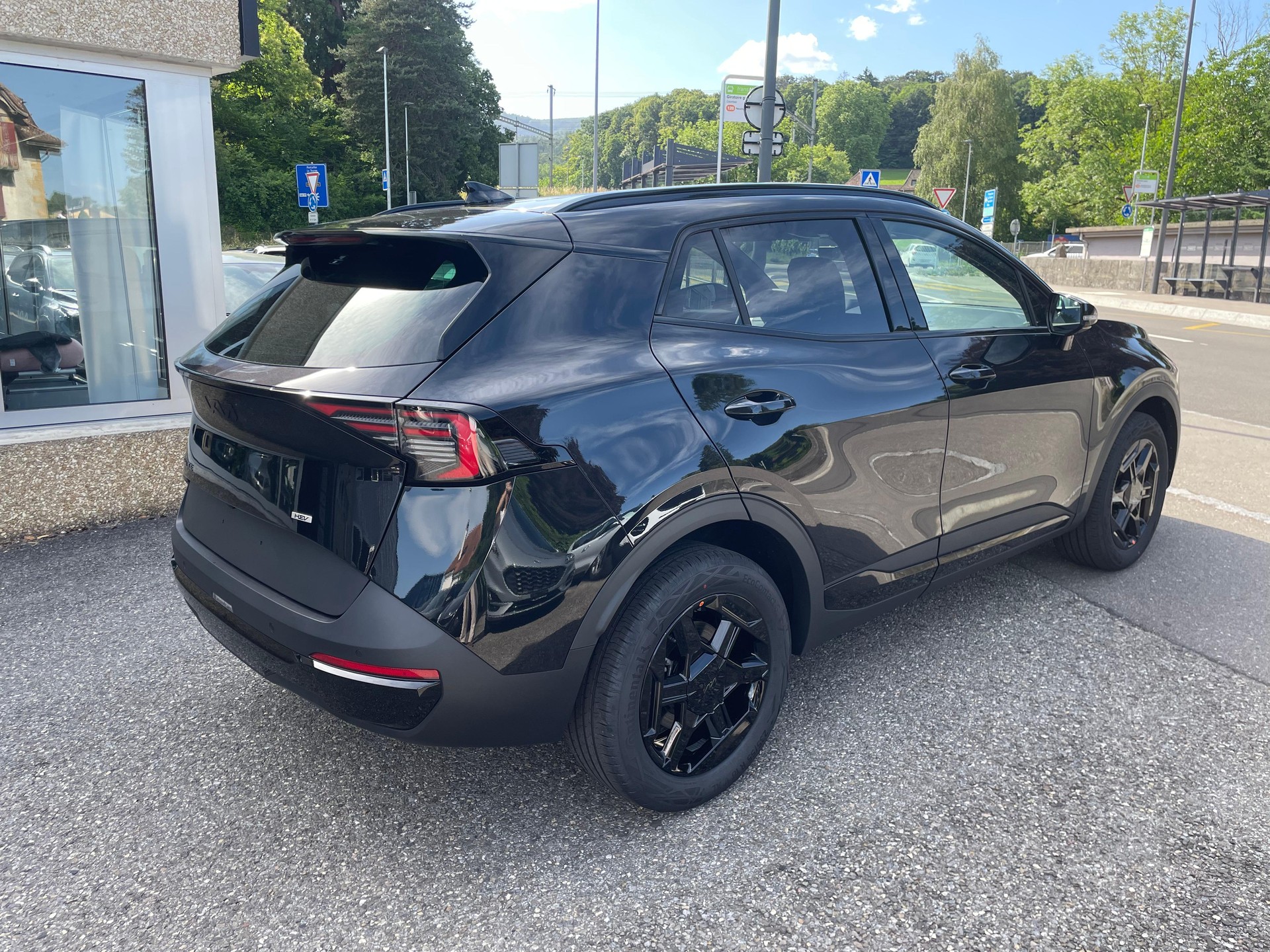 KIA Sportage 1.6 T-GDi Hybrid Black Edition-image-2