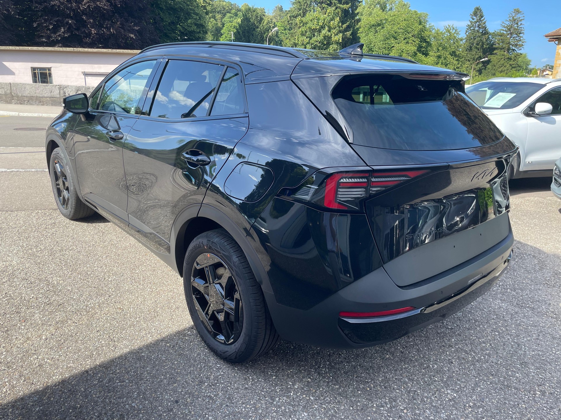 KIA Sportage 1.6 T-GDi Hybrid Black Edition-image-4