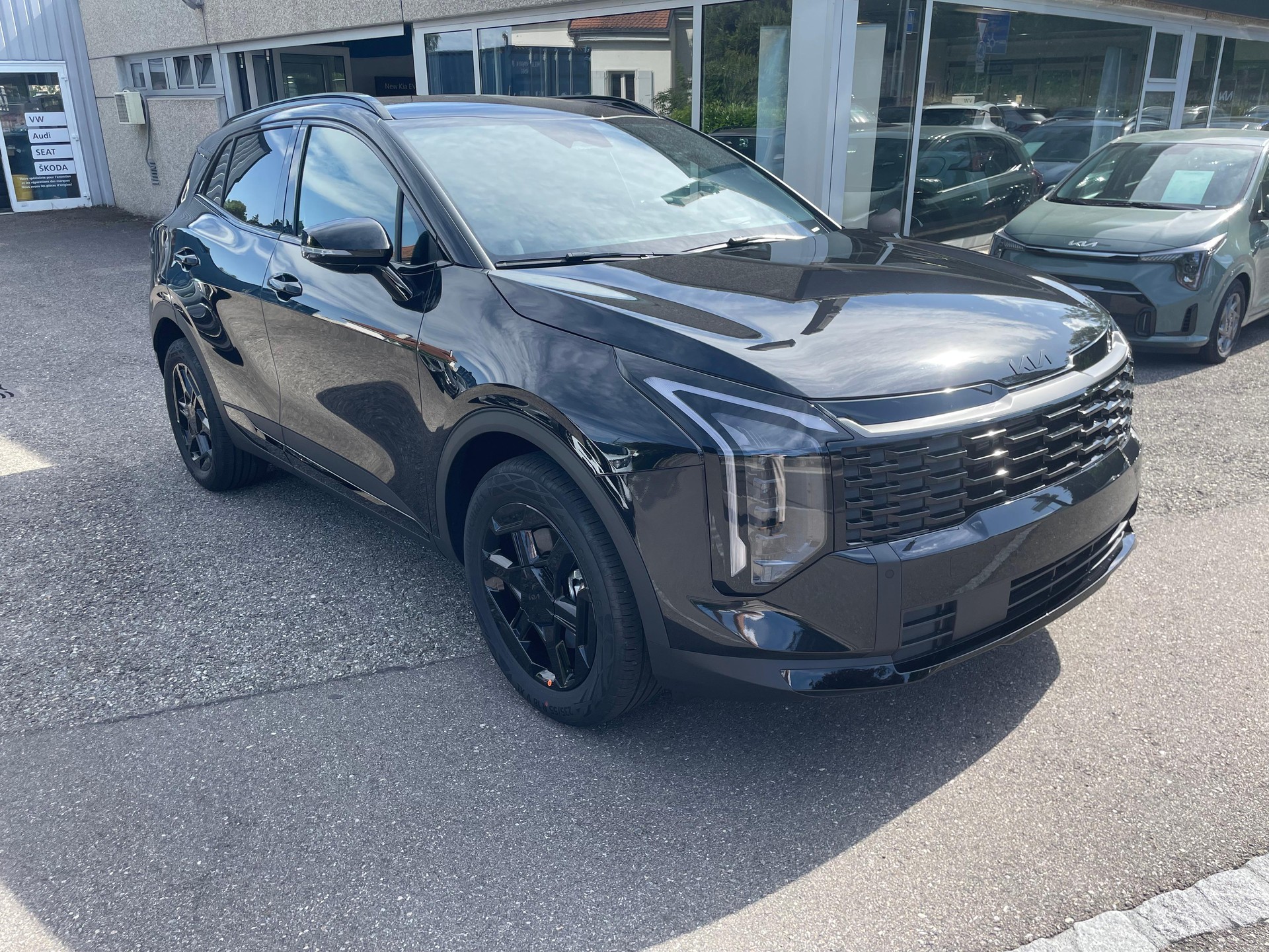 KIA Sportage 1.6 T-GDi Hybrid Black Edition-image-0