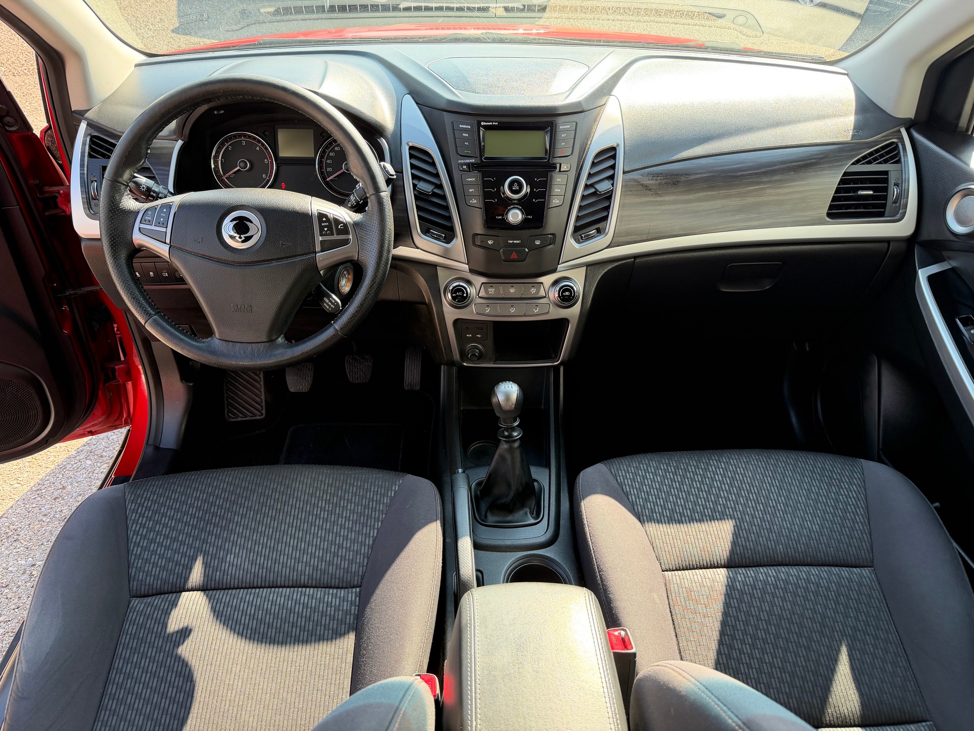KGM-SsangYong Korando 2.0 e-XDI Plus Edition 4WD-image-7