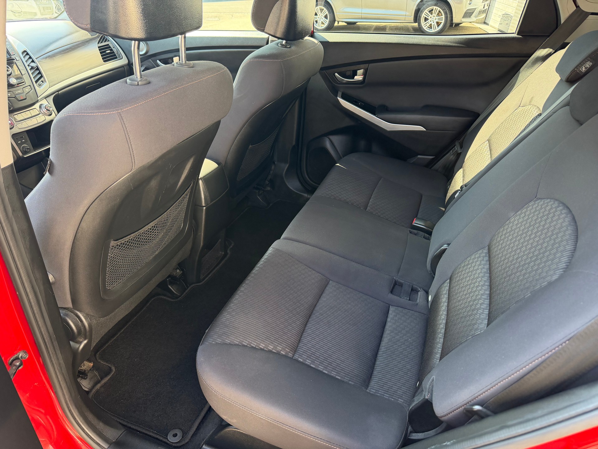 KGM-SsangYong Korando 2.0 e-XDI Plus Edition 4WD-image-6