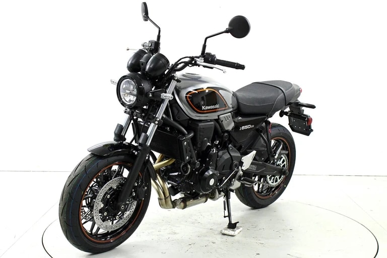 KAWASAKI Z 650 RS ABS-showroom-element-2