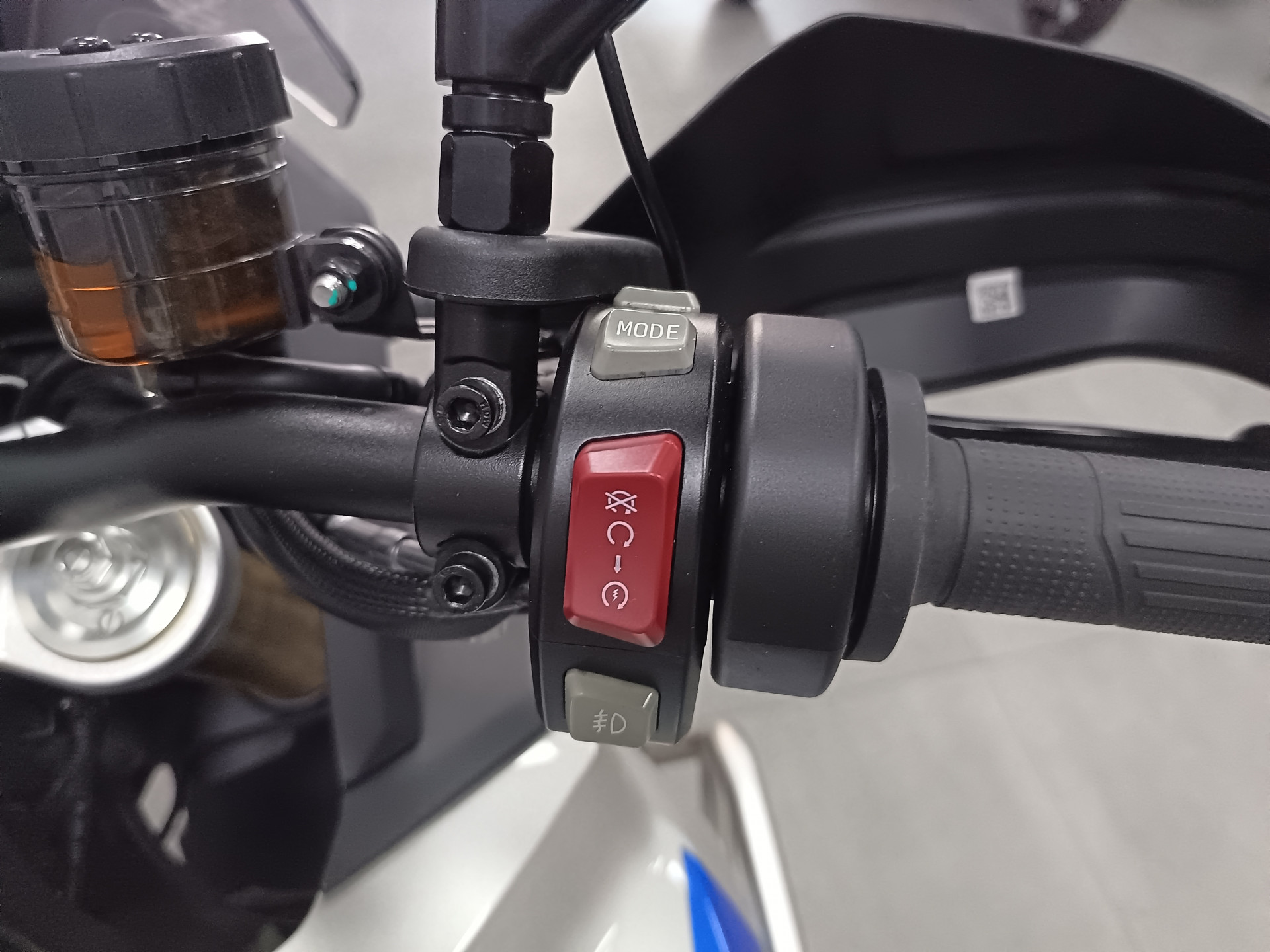 VOGE 900 DSX-image-7