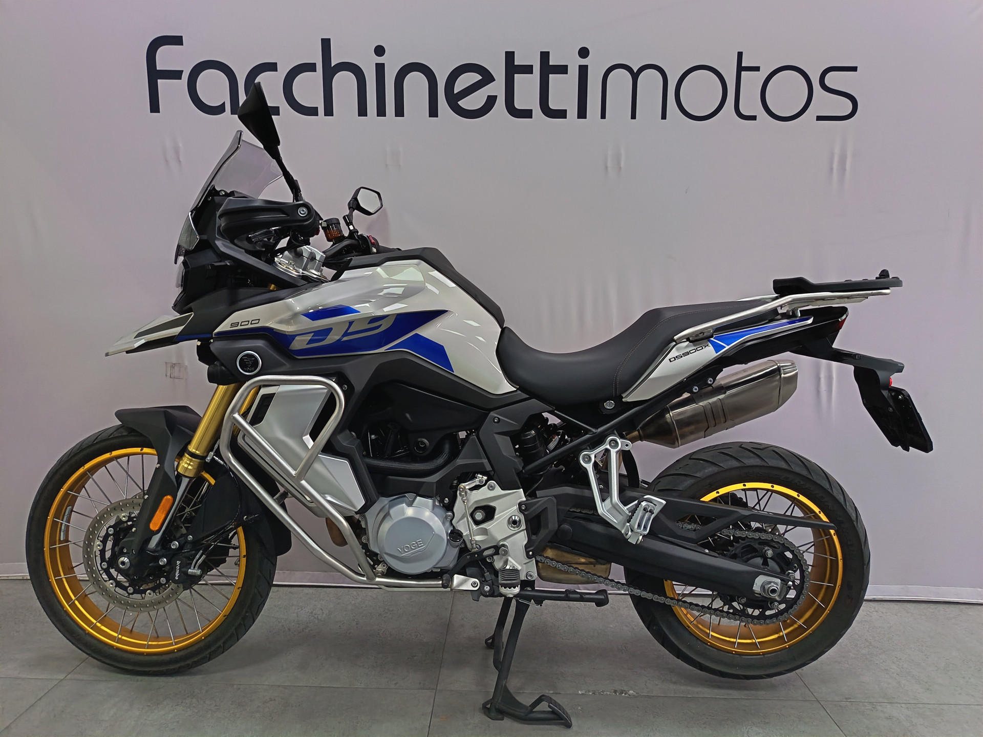 VOGE 900 DSX-showroom-element-3