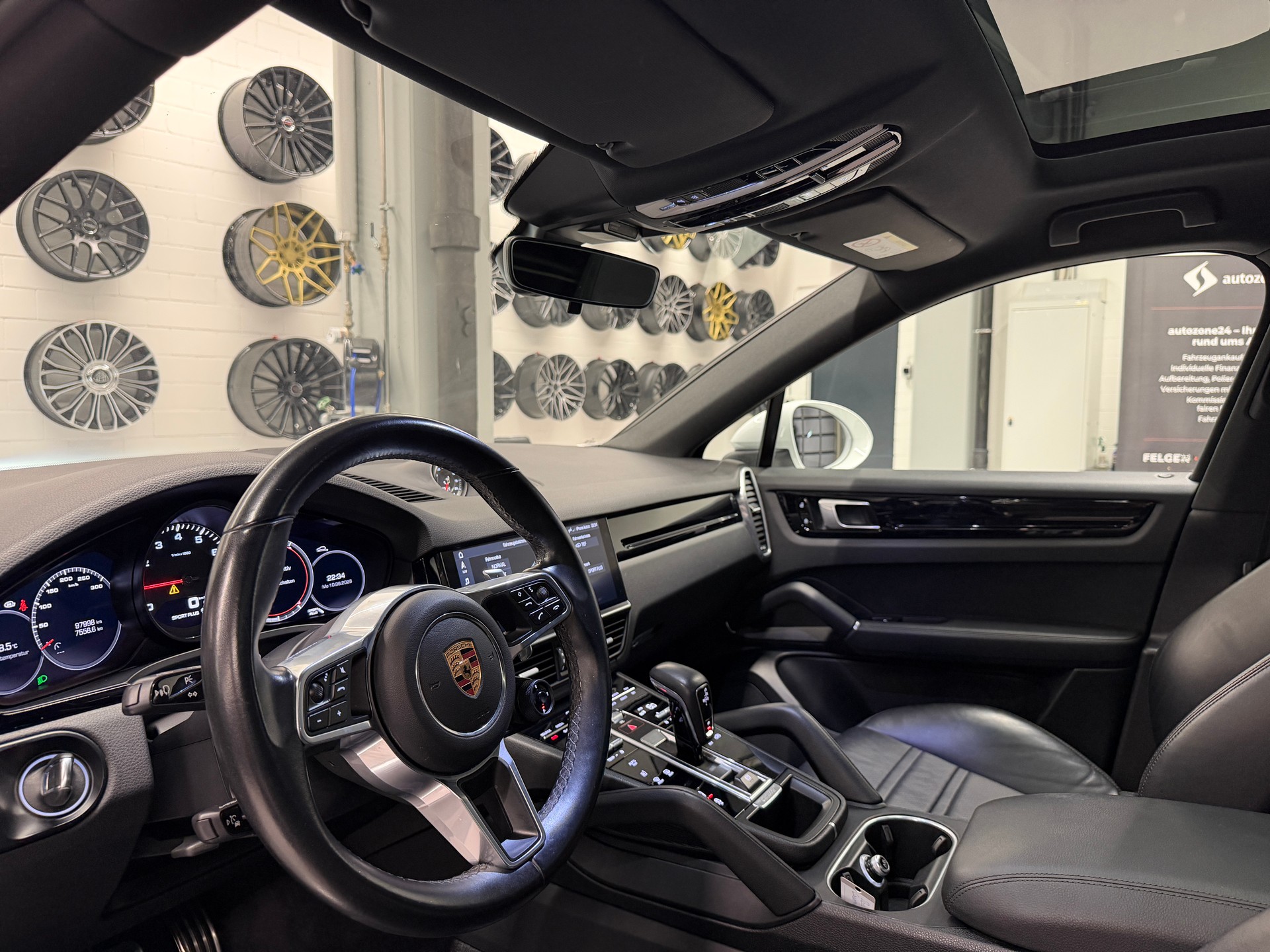 PORSCHE Cayenne S Coupé 2.9 V6 *Frisch ab MFK*Garantie*neue Sommerreifen*-image-16