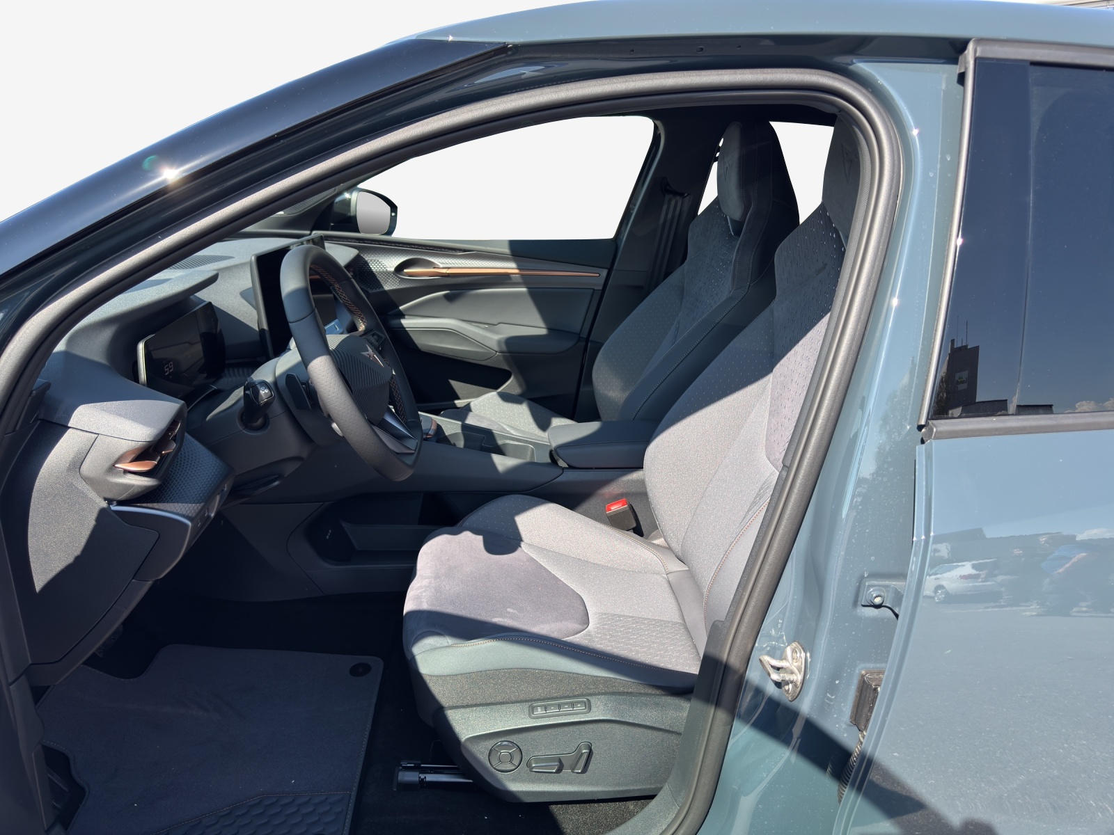 CUPRA Raval 52 kWh Dynamic+ Launch Edition-image-7