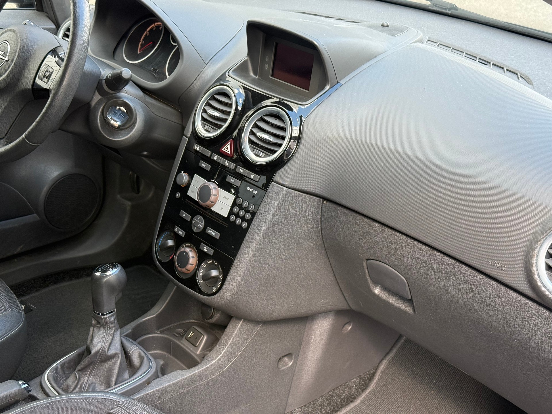 OPEL Corsa 1.4 TP Energy-image-11