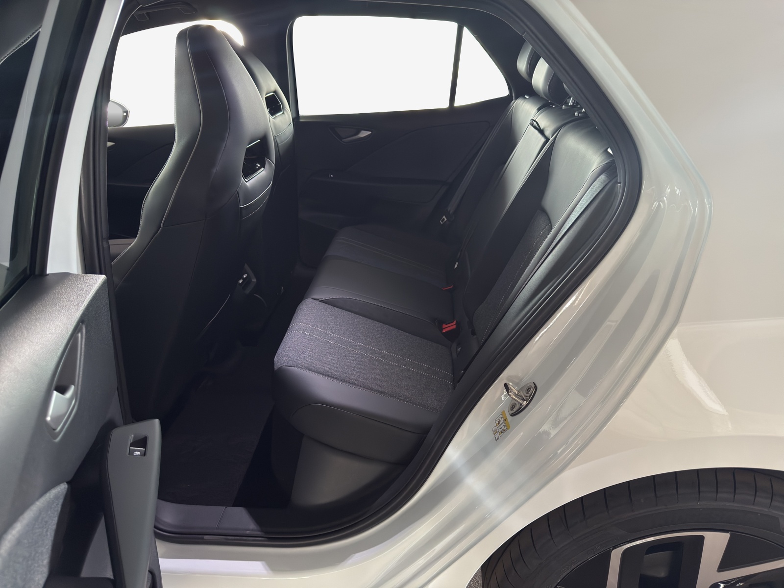VW ID.3 Neo 58 kWh 190 PS Style-image-11