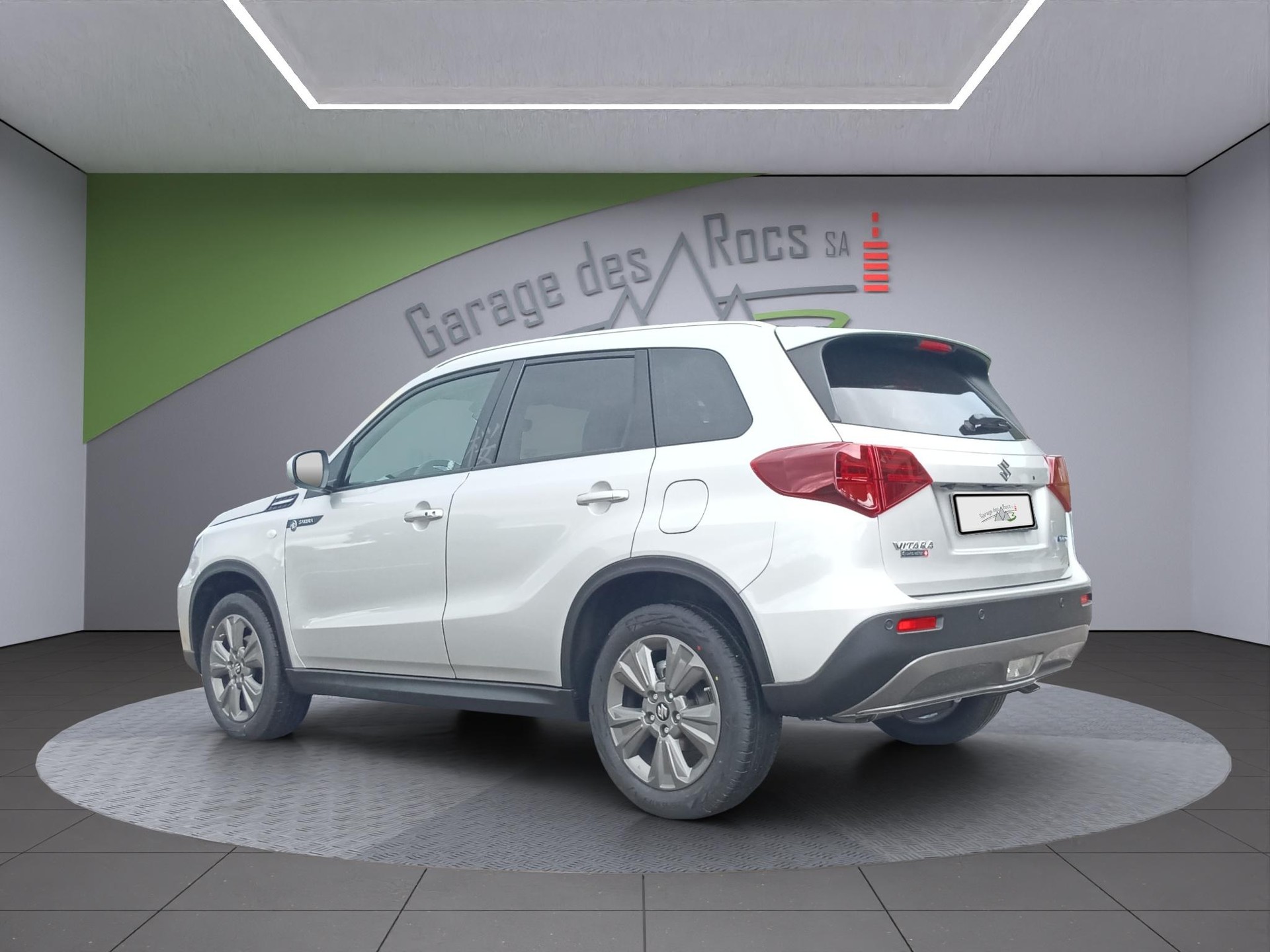 SUZUKI Vitara 1.4 T Sakura Hybrid 4x4-image-5