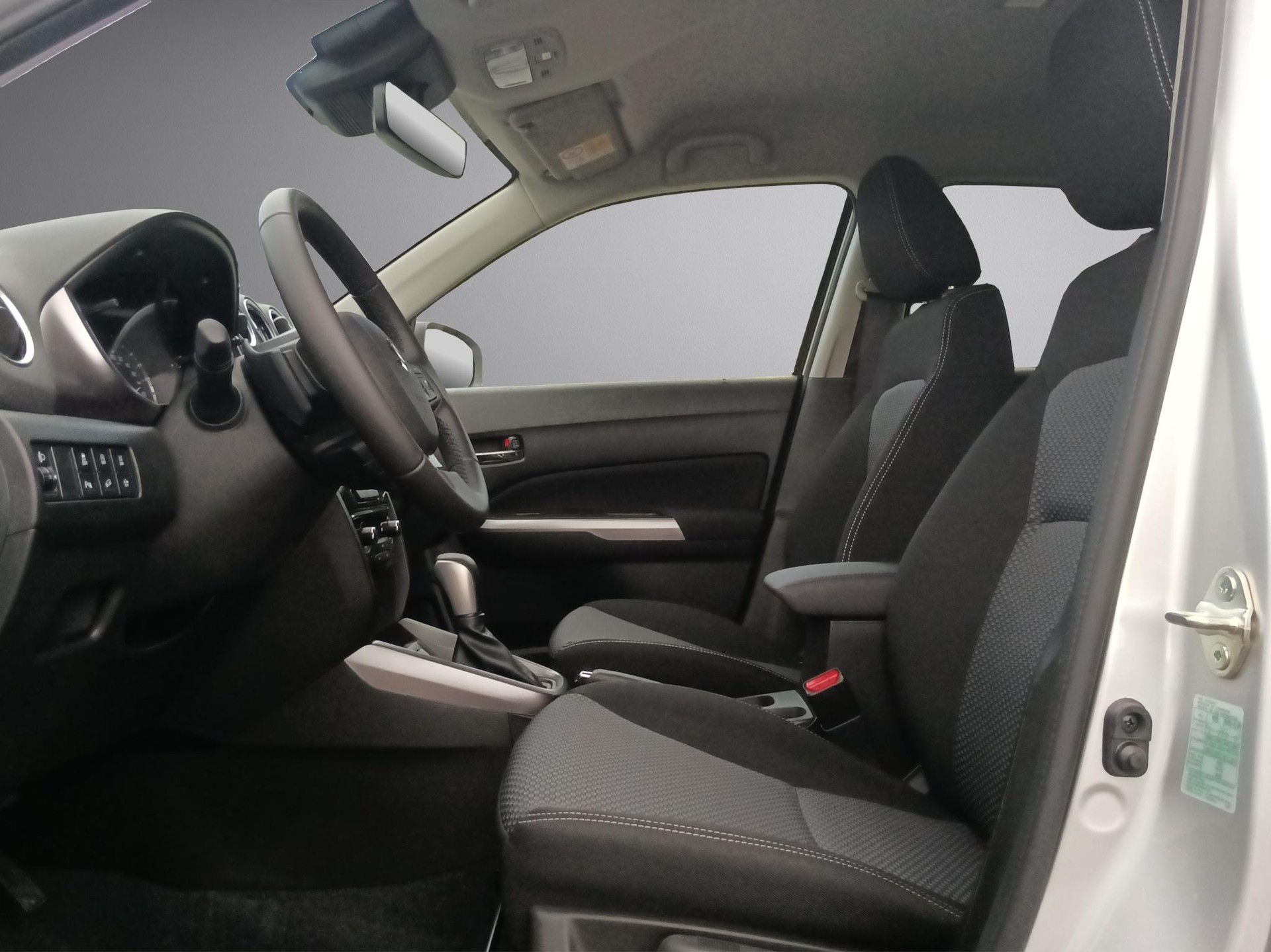 SUZUKI Vitara 1.4 T Sakura Hybrid 4x4-image-9