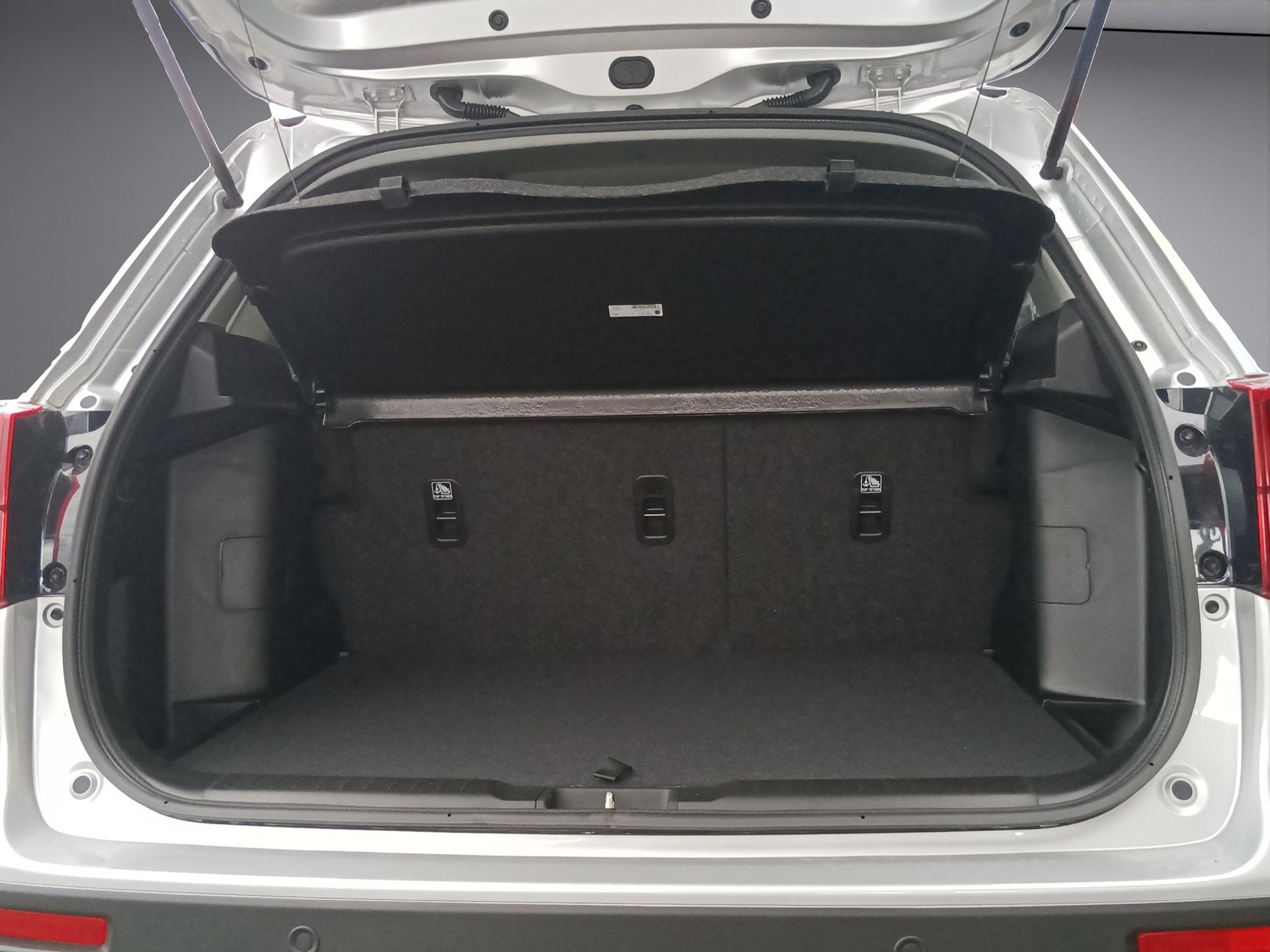 SUZUKI Vitara 1.4 T Sakura Hybrid 4x4-image-15