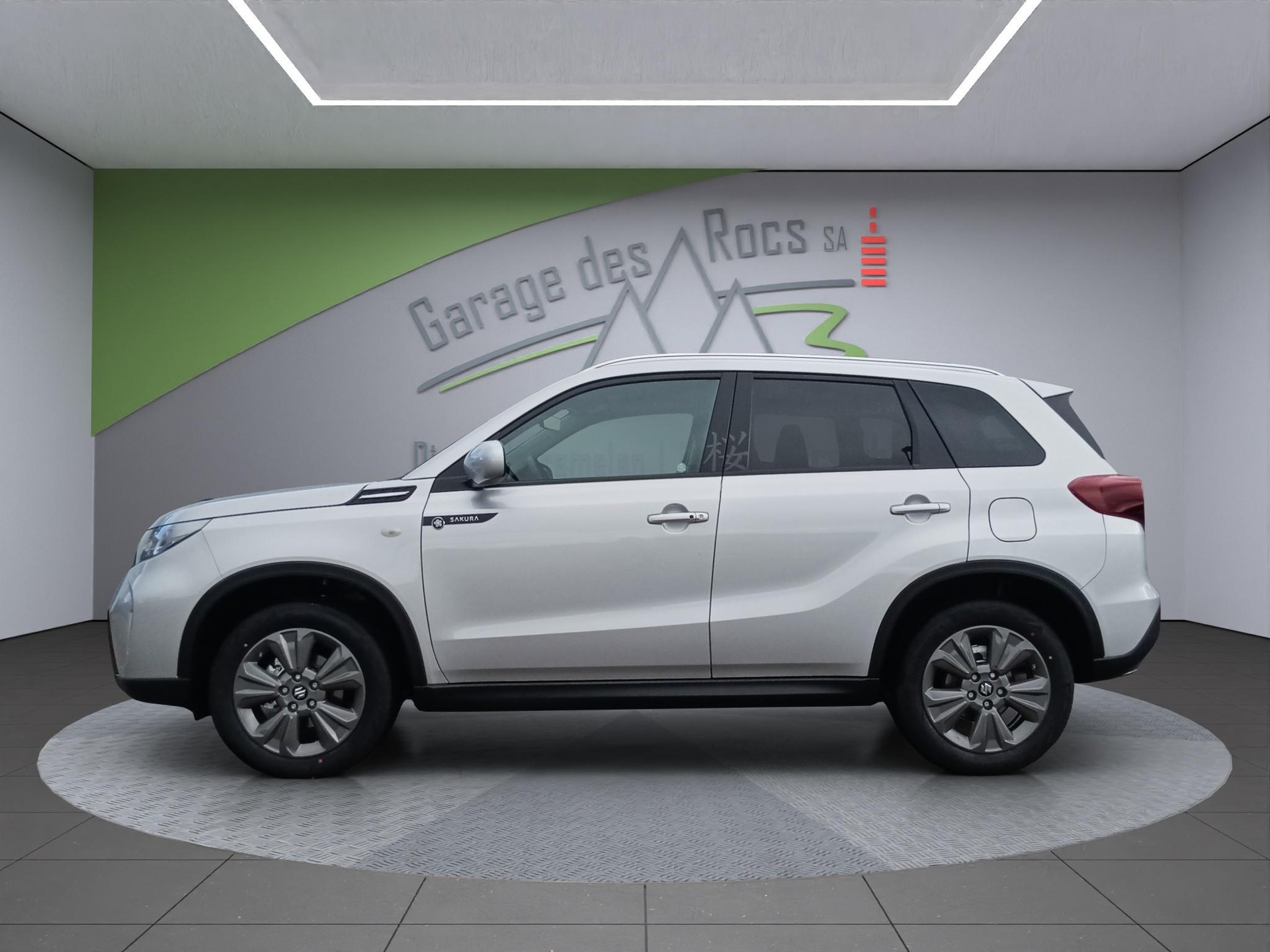 SUZUKI Vitara 1.4 T Sakura Hybrid 4x4-image-4