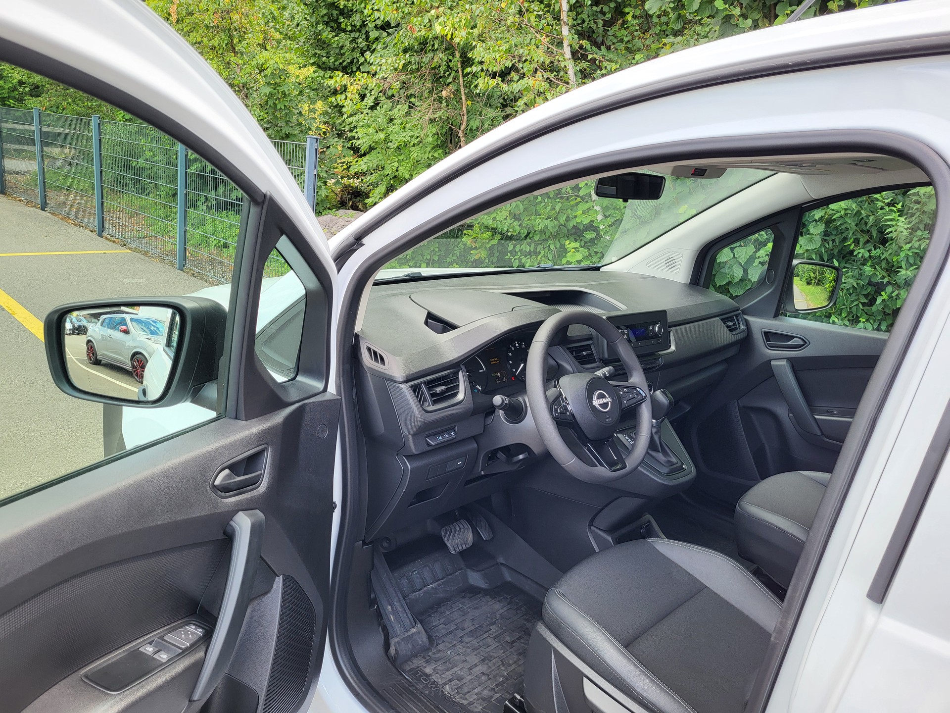 NISSAN Townstar 45kWh L2 Acenta-image-8