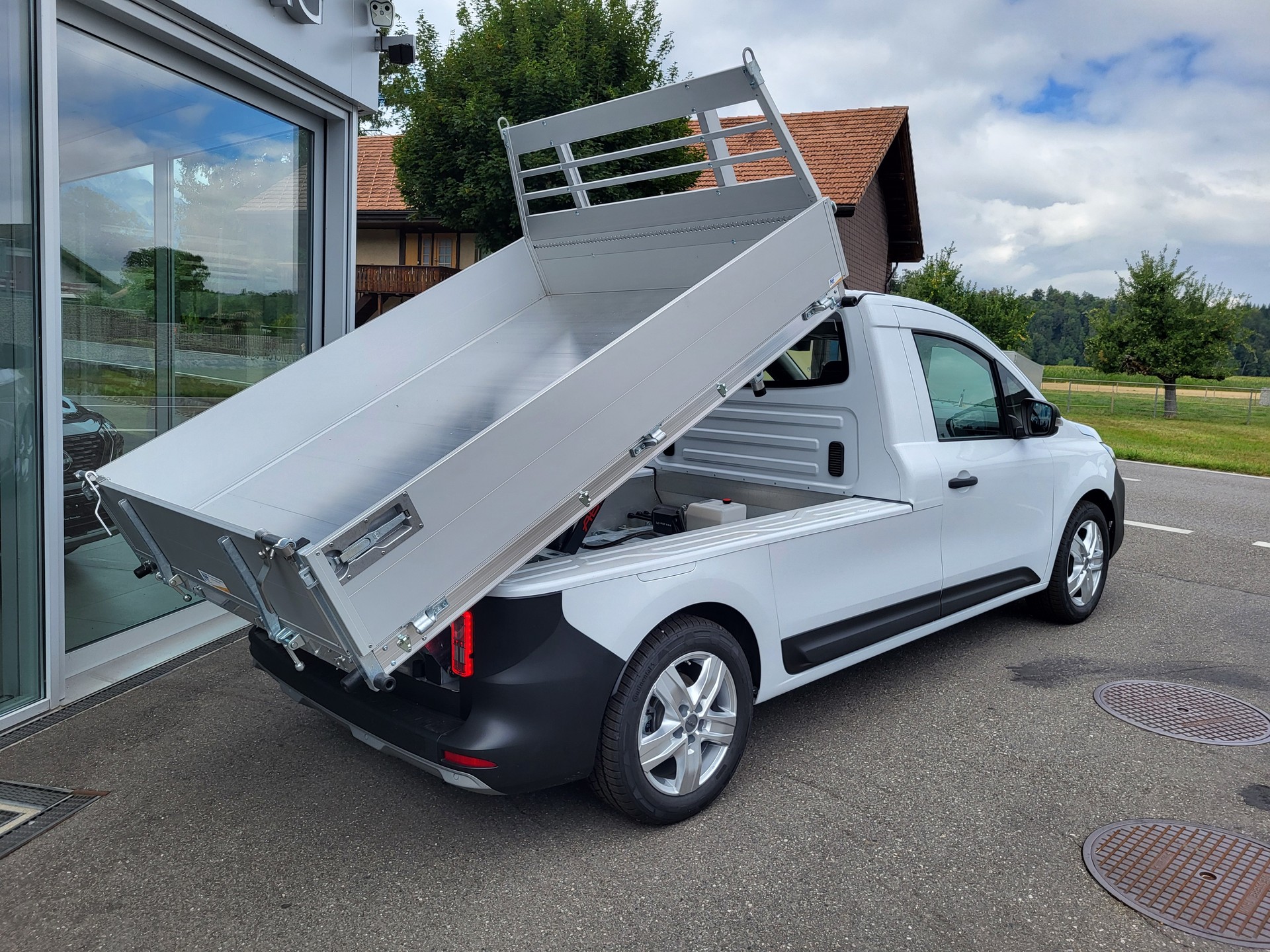 NISSAN Townstar 45kWh L2 Acenta-image-3