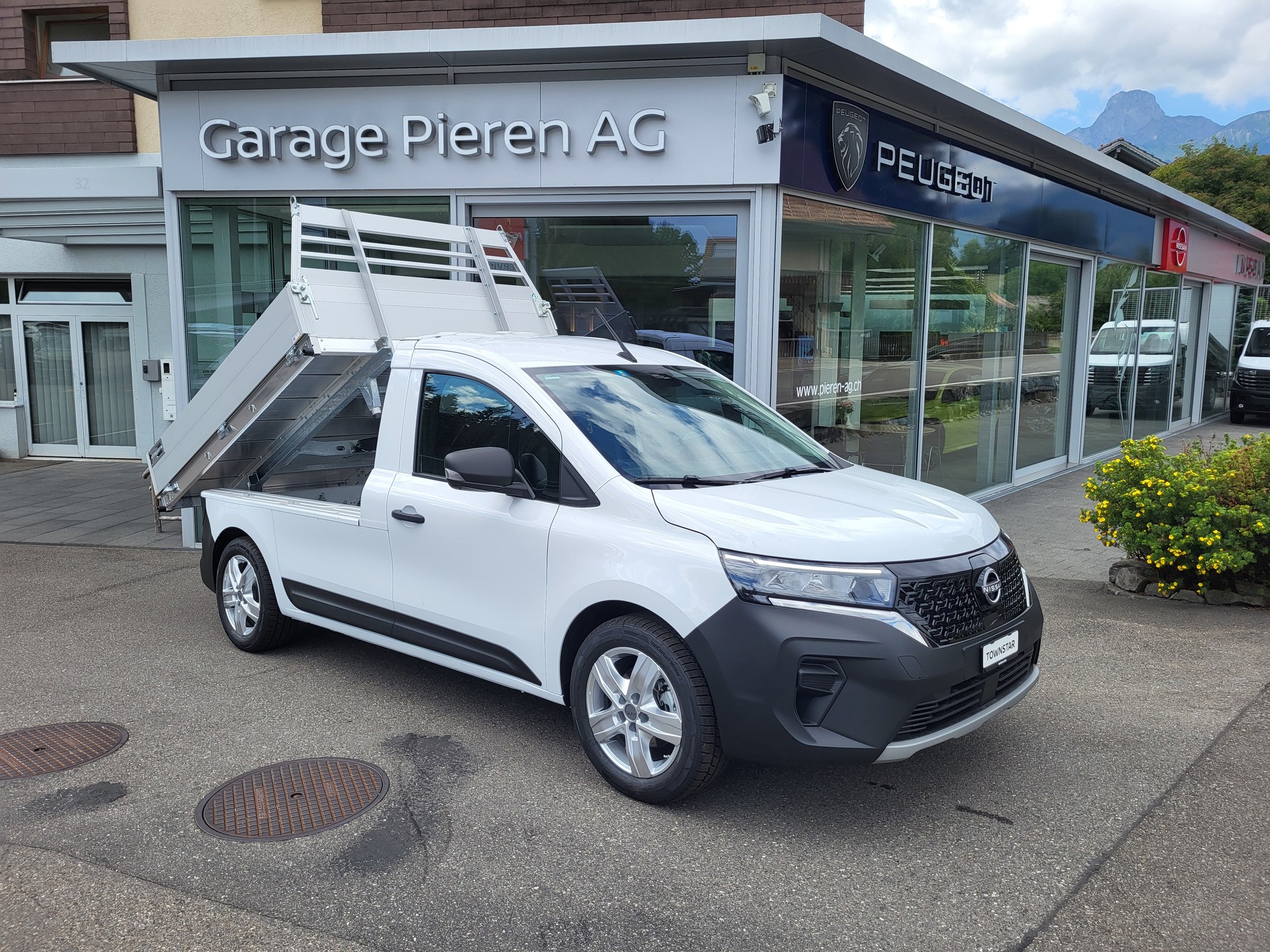 NISSAN Townstar 45kWh L2 Acenta-image-0