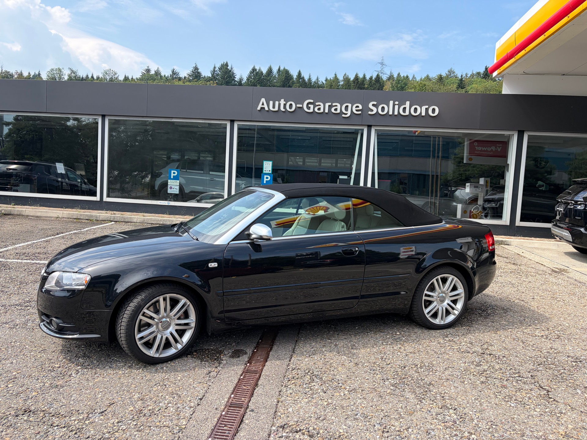 AUDI S4 Cabriolet 4.2 V8 quattro-image-12