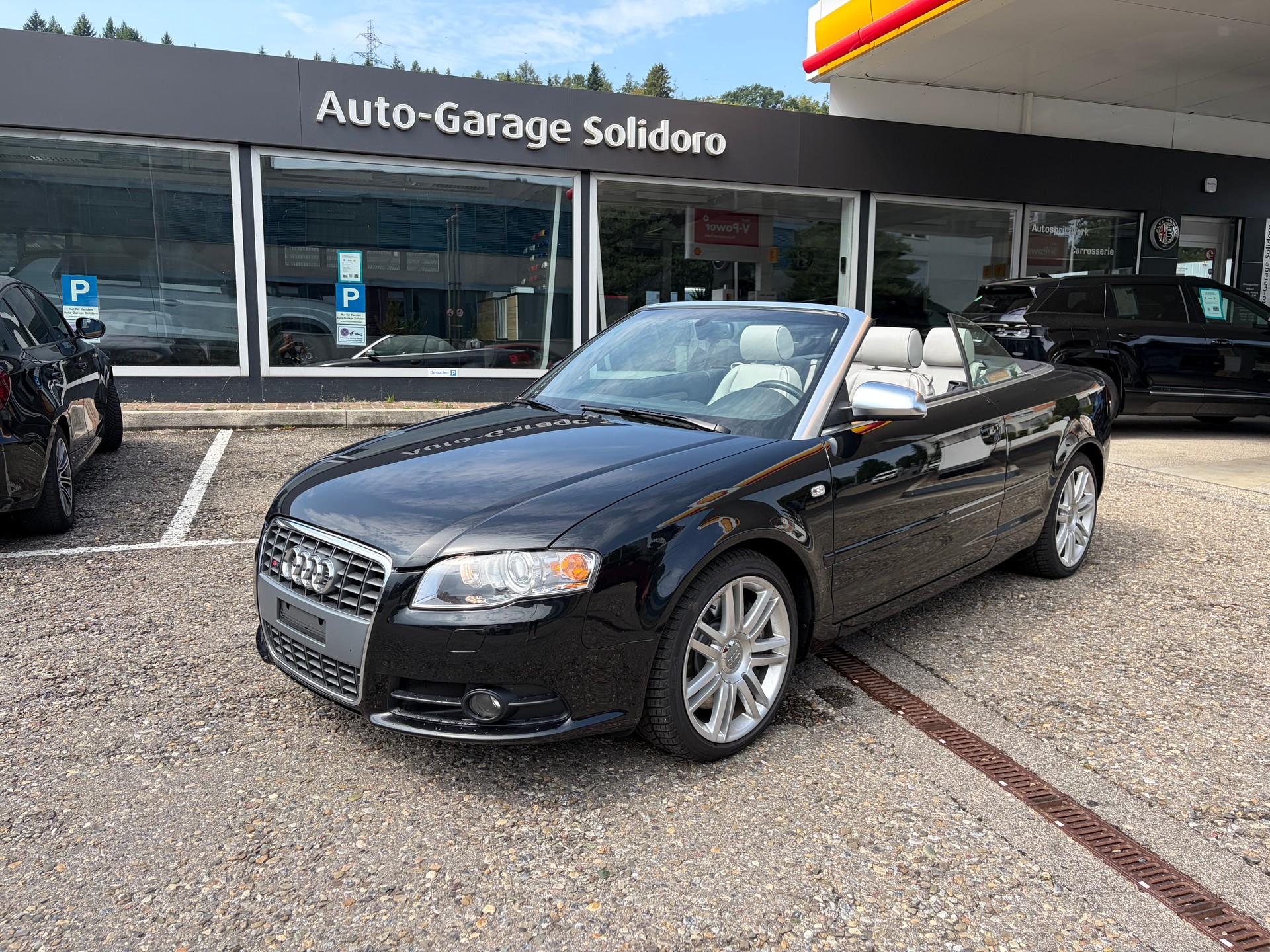 AUDI S4 Cabriolet 4.2 V8 quattro-image-4