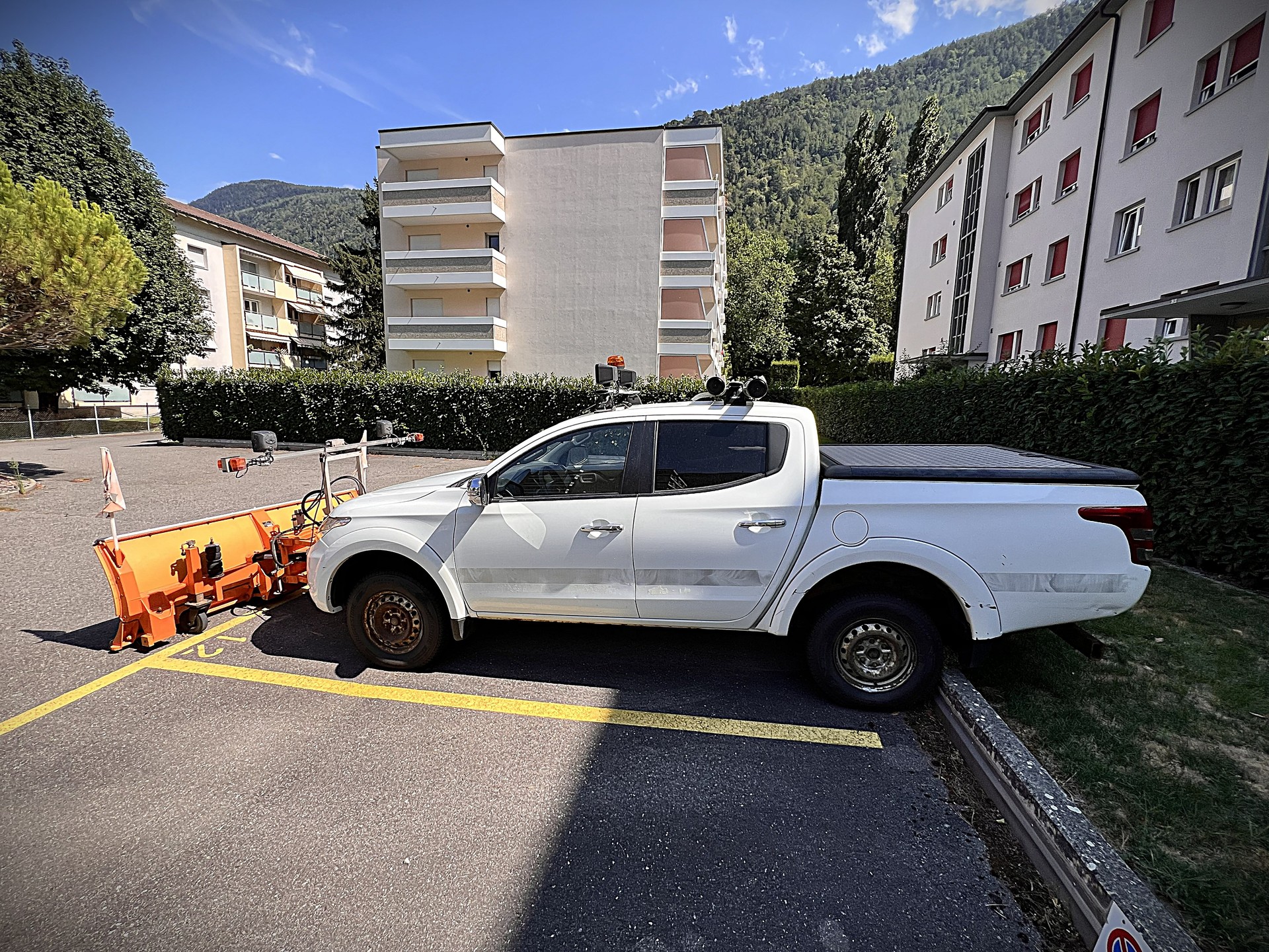 MITSUBISHI L 200 avec lame à neige-image-0