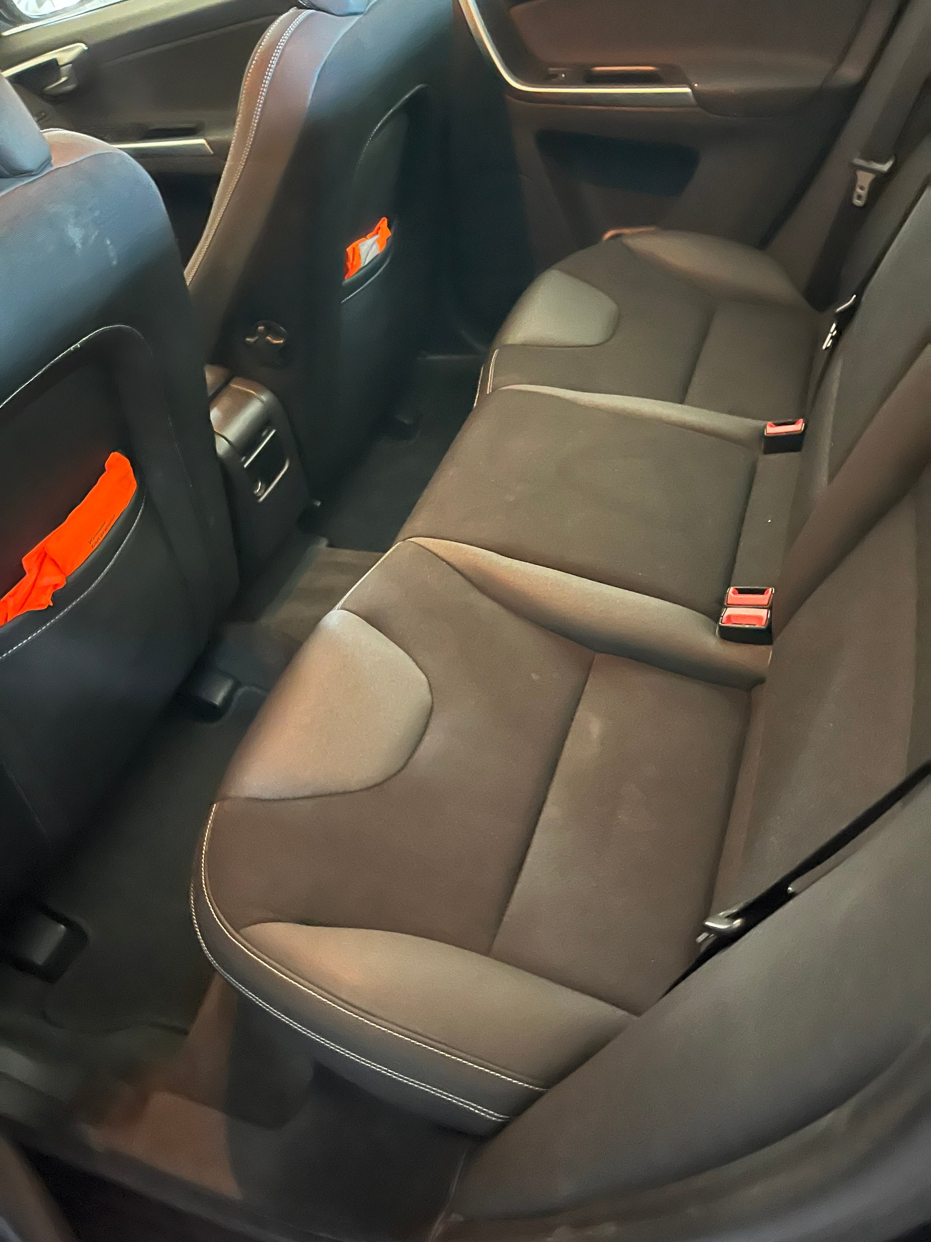 VOLVO 2.4 D3 Momentum AWD-image-4