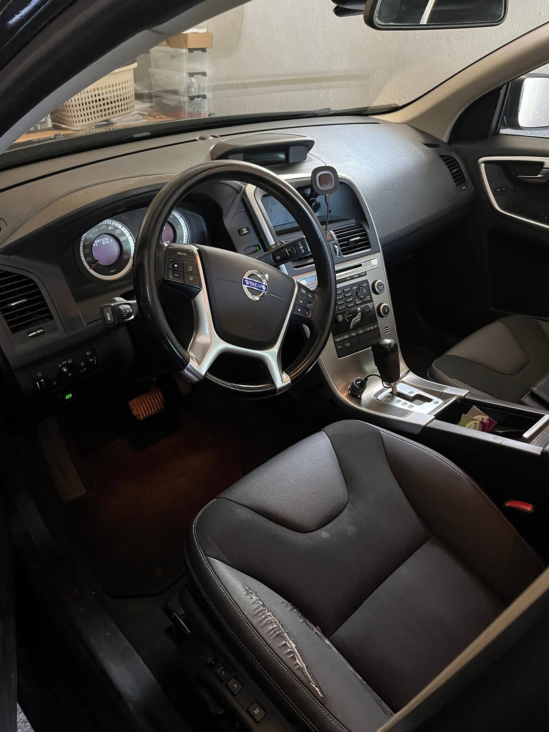 VOLVO 2.4 D3 Momentum AWD-image-2