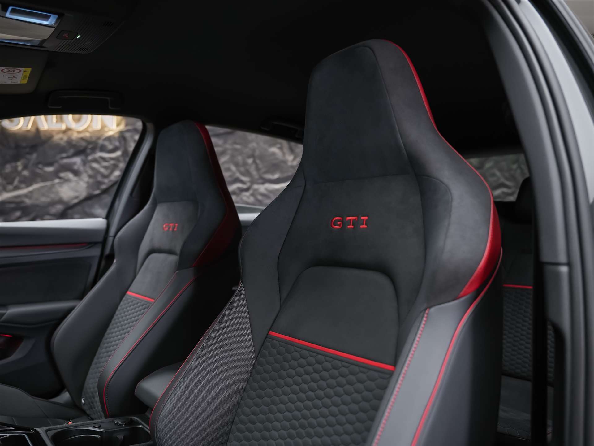 VW Golf 2.0 TSI GTI Clubsport DSG *Teilleder/Alcantara Sitze*Spurhalteassistent*-image-9
