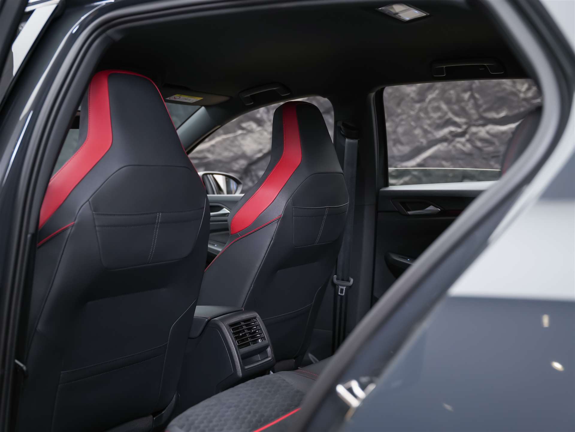 VW Golf 2.0 TSI GTI Clubsport DSG *Teilleder/Alcantara Sitze*Spurhalteassistent*-image-11