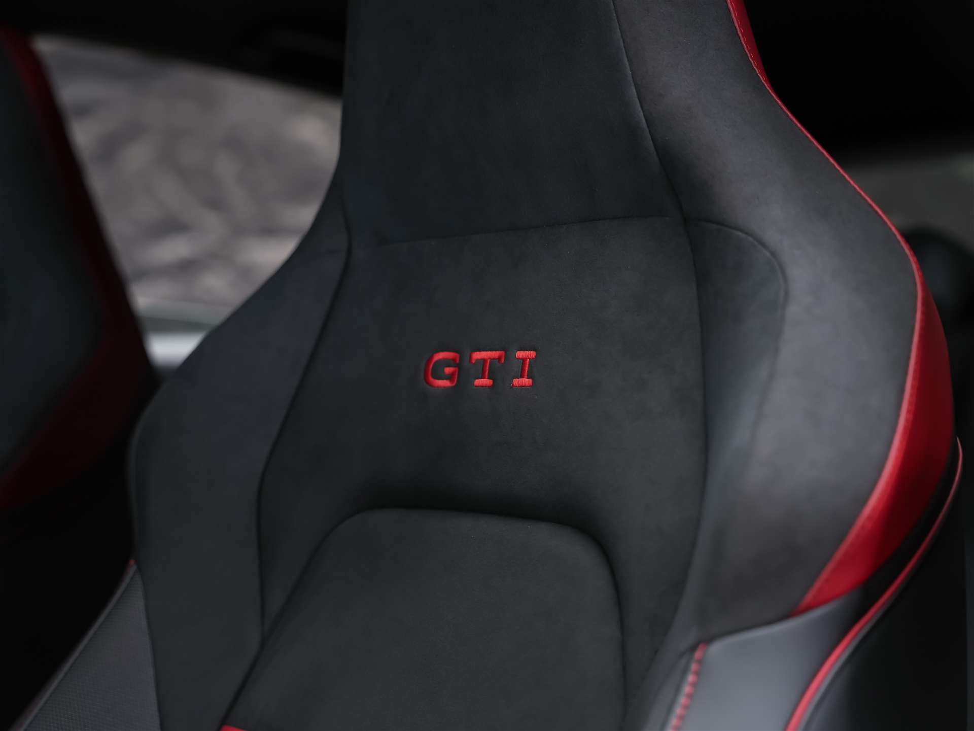 VW Golf 2.0 TSI GTI Clubsport DSG *Teilleder/Alcantara Sitze*Spurhalteassistent*-image-10