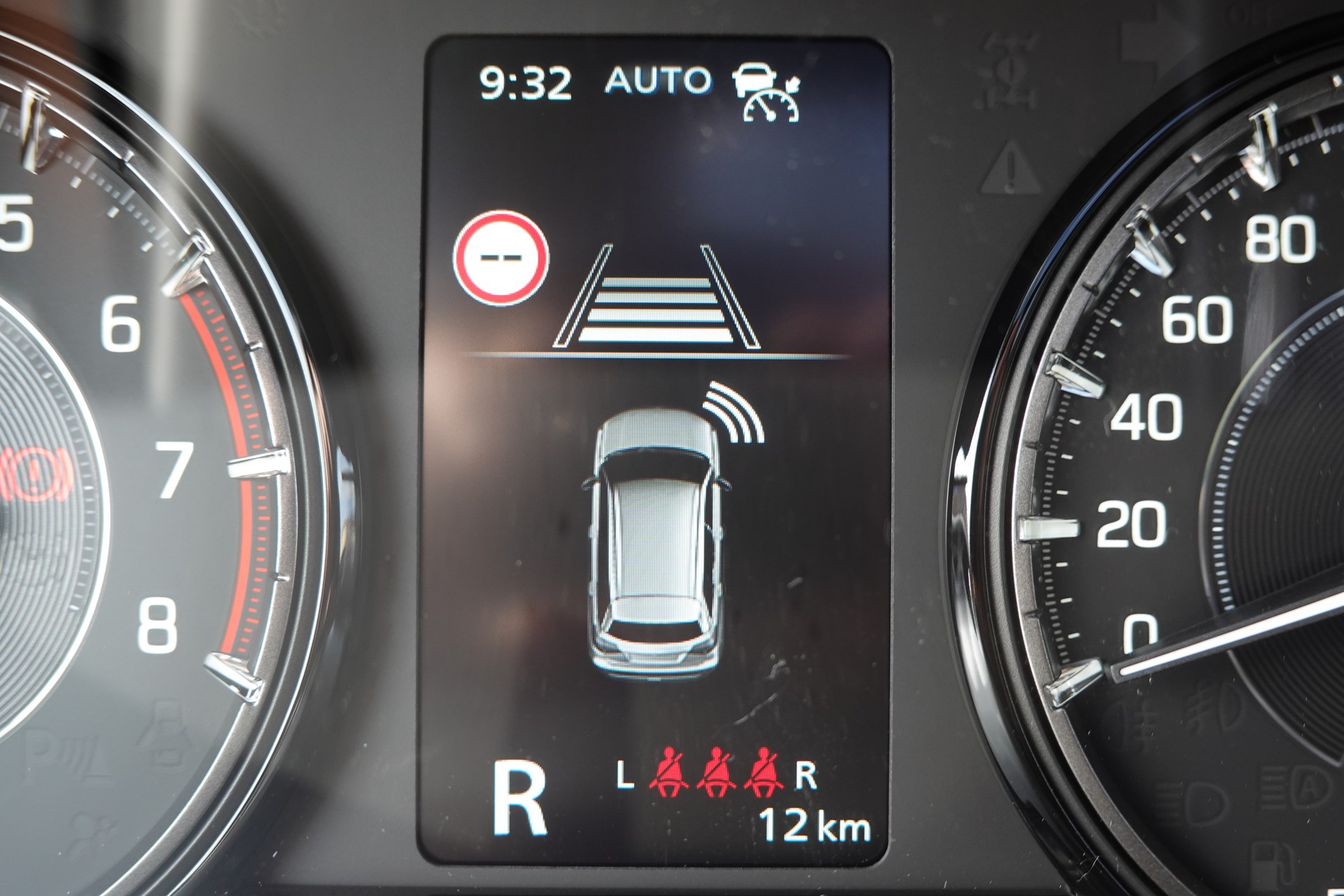 SUZUKI Vitara 1.4 Boosterjet Piz Sulai Top 4x4 Hybrid CH Auto * 3 ans de Garantie * Clim Auto * Keyless * Caméra * Toit ouvrant *-image-19