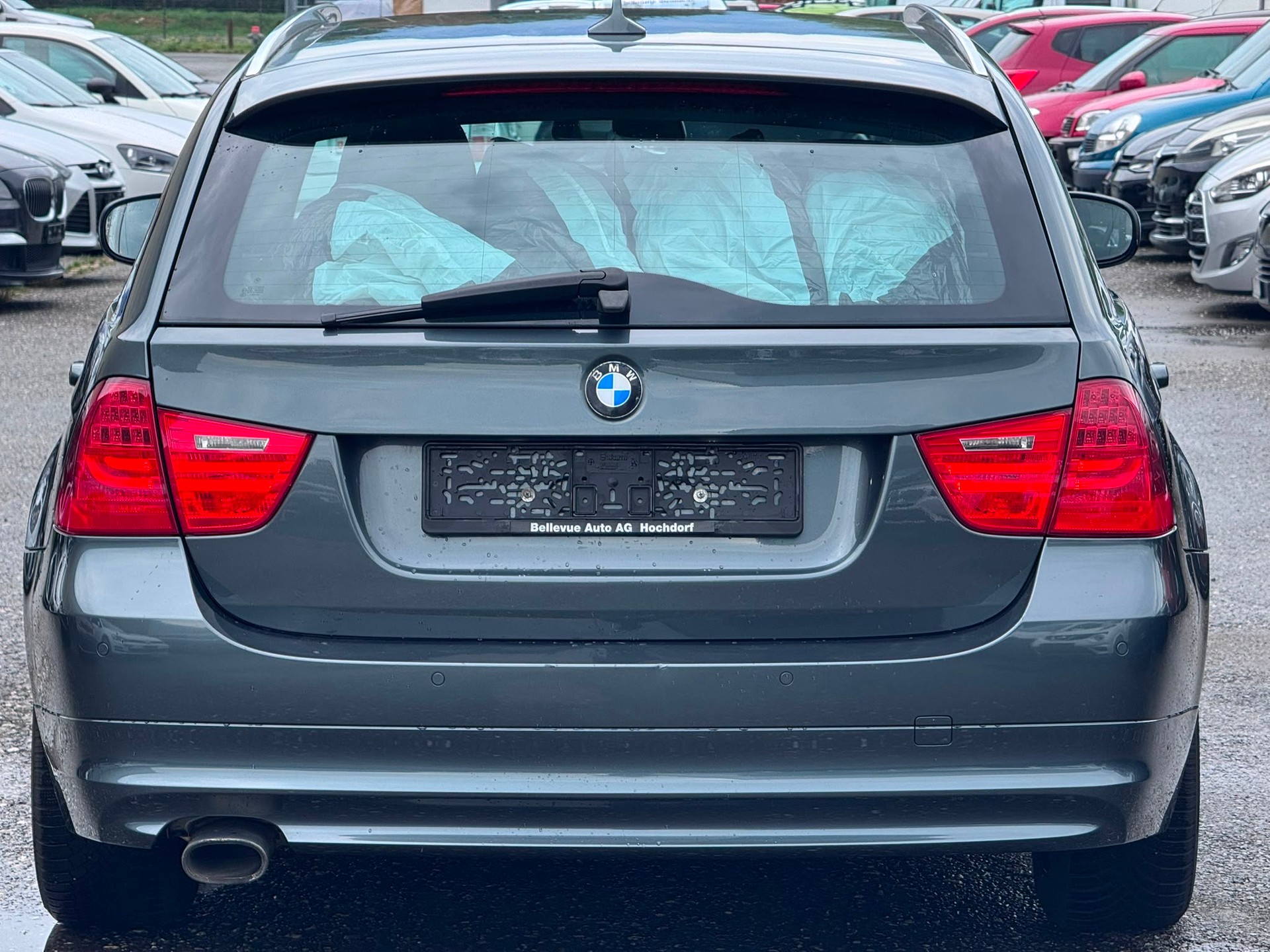 BMW 320d xDrive Touring-image-4