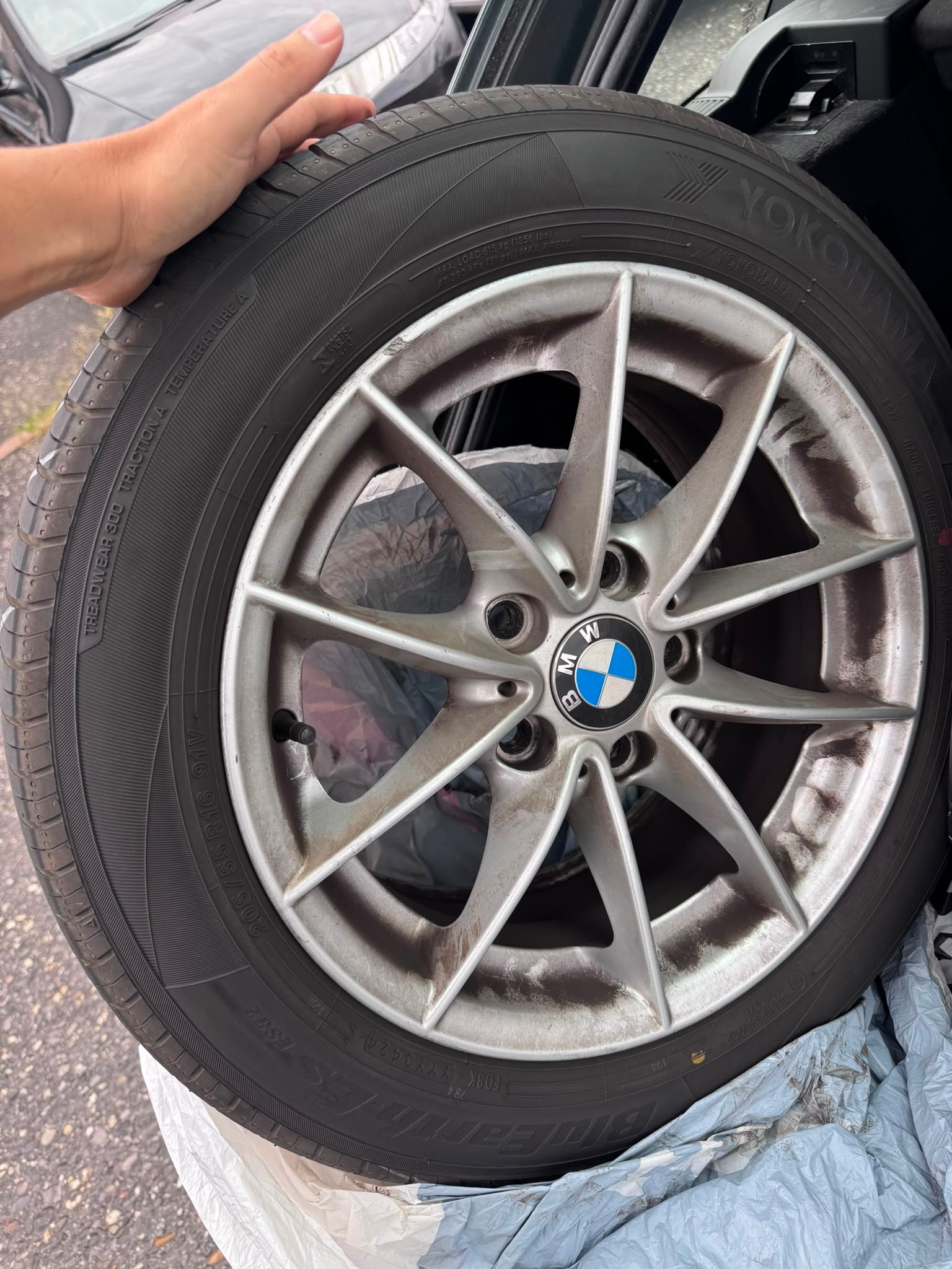 BMW 320d xDrive Touring-image-8