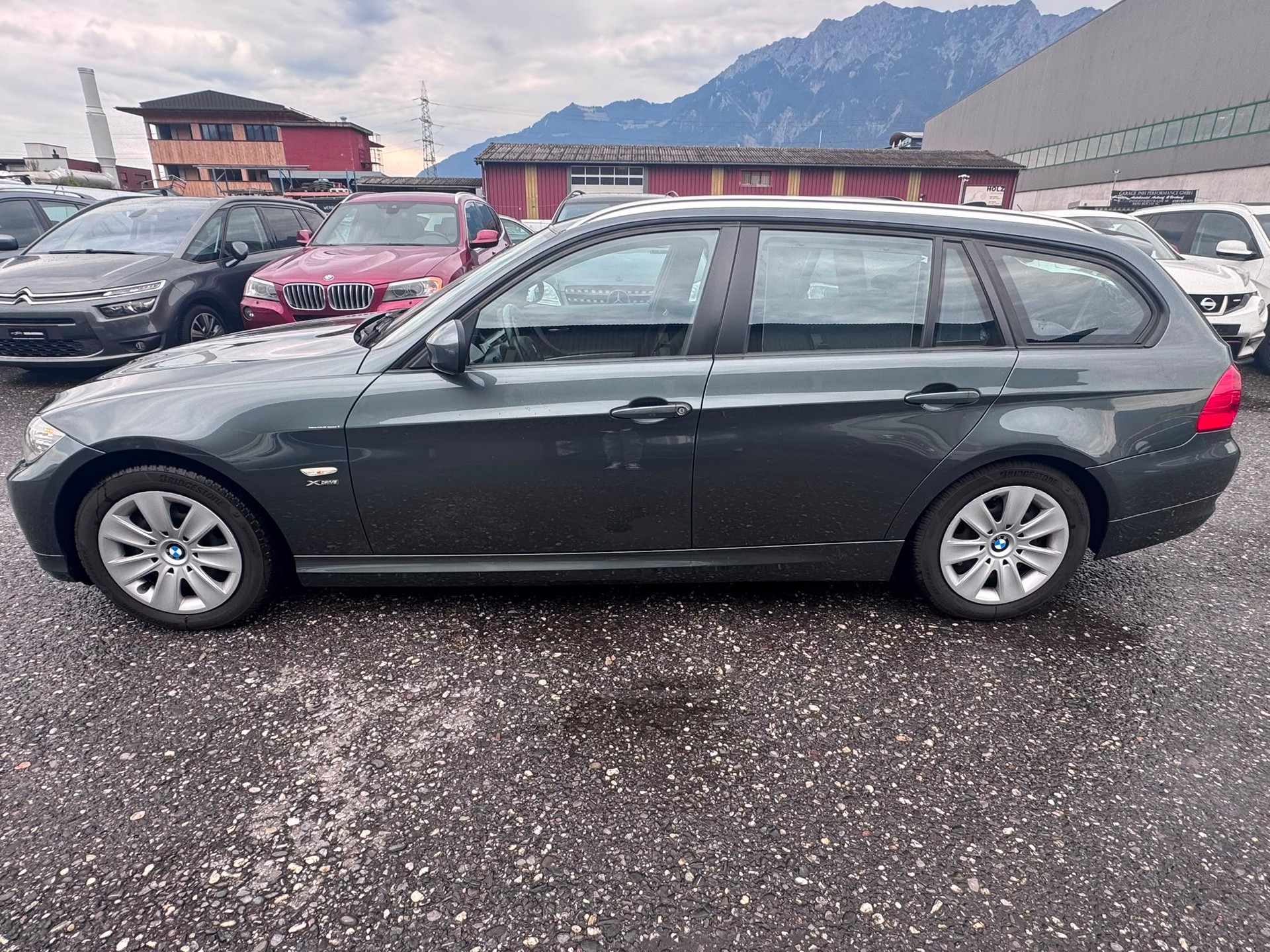 BMW 320d xDrive Touring-image-6