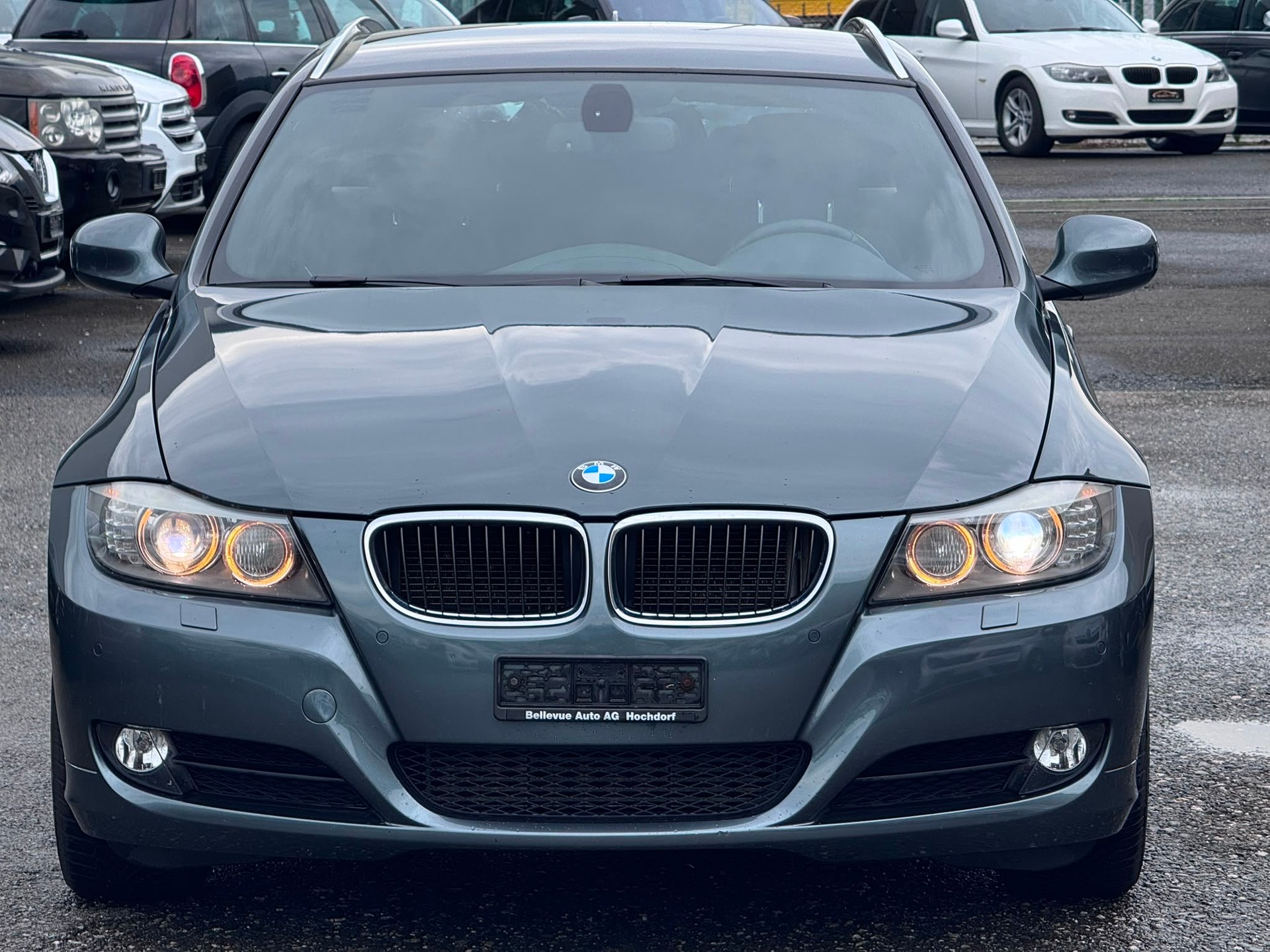 BMW 320d xDrive Touring-image-0
