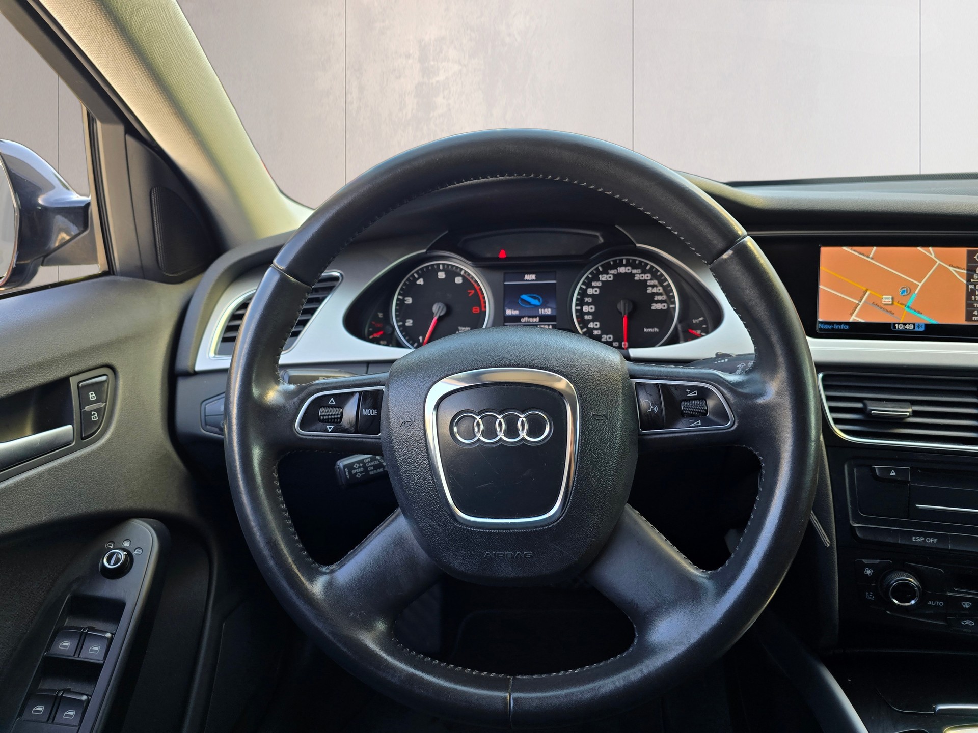 AUDI A4 Avant 1.8 TFSI multitronic-image-10
