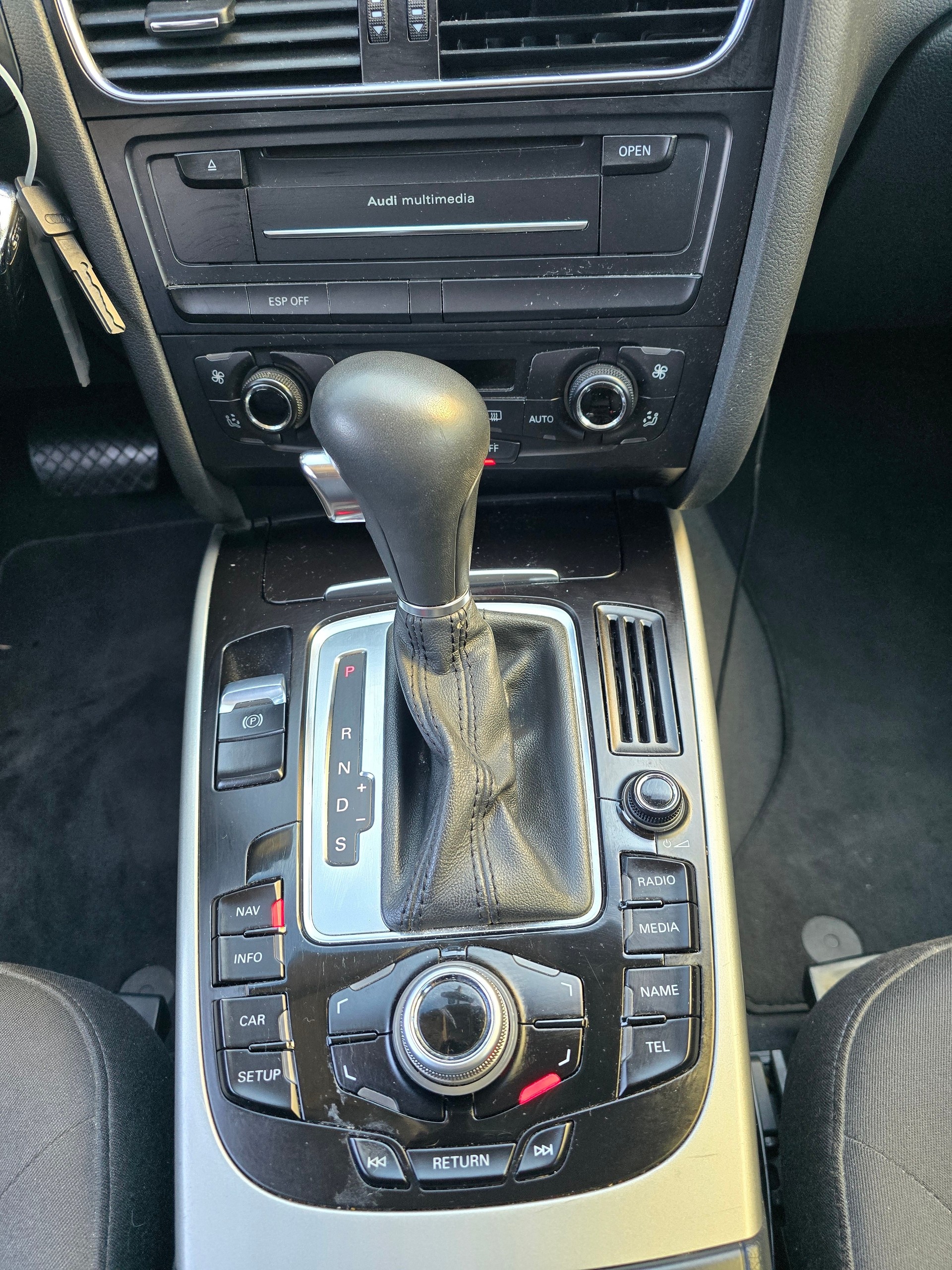 AUDI A4 Avant 1.8 TFSI multitronic-image-11